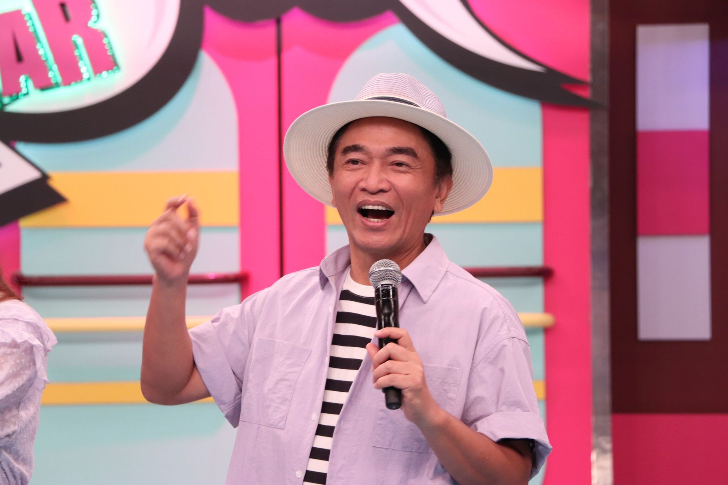 吳宗憲主持中天綜合台《小明星大跟班》,自曝空中驚魂記。(中天綜合台提供)
