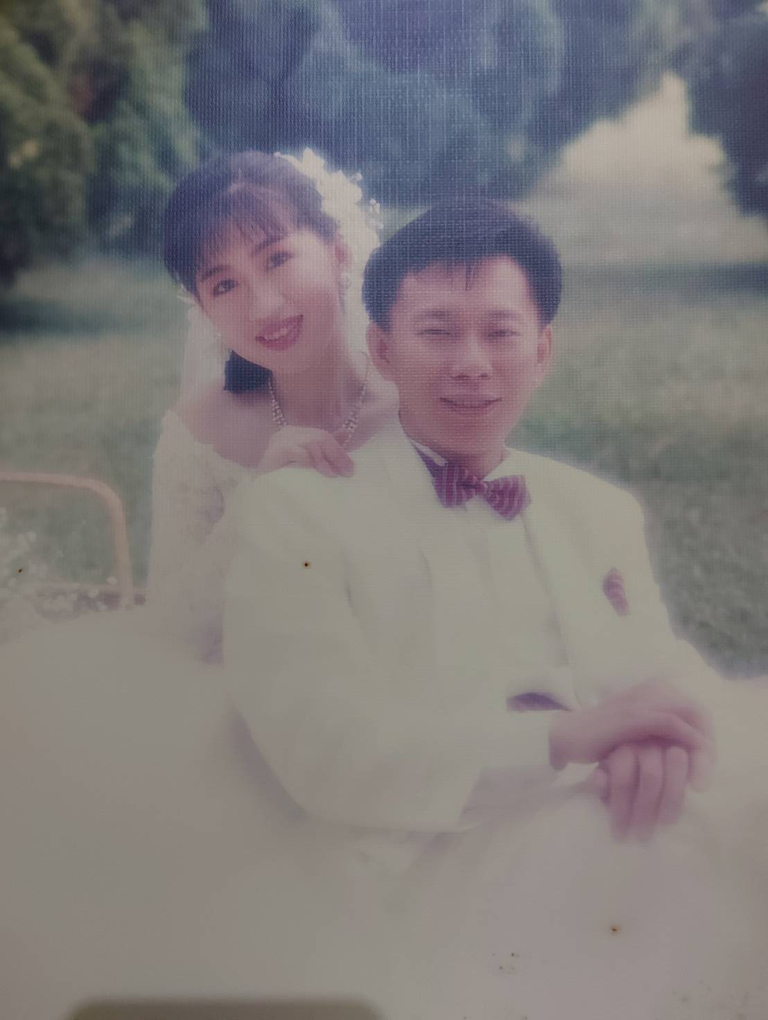  今天是柯文哲與陳佩琪結婚34週年紀念日，陳佩琪曬婚紗照向柯文哲喊話。（翻攝自陳佩琪Peggy臉書）