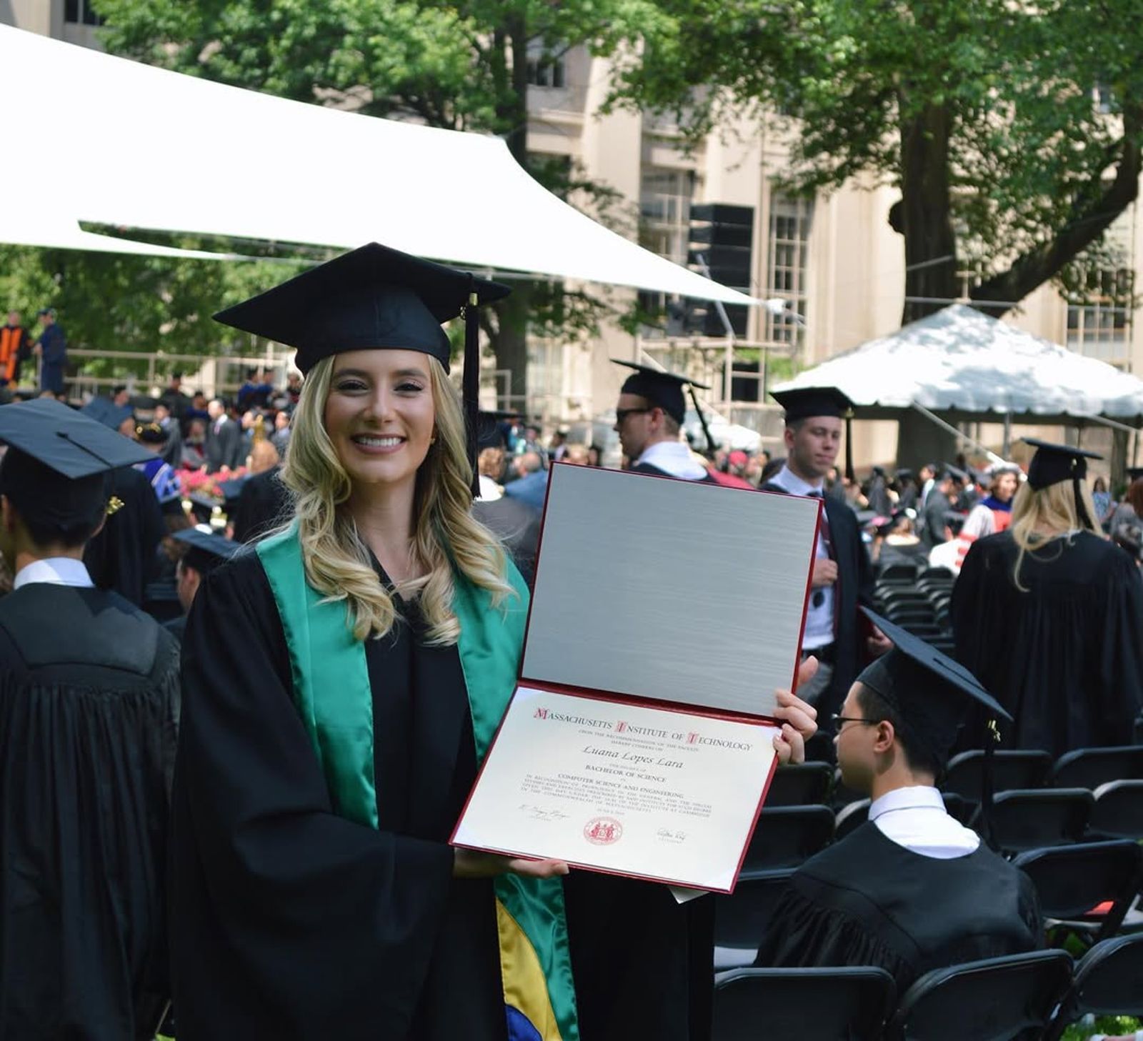 洛佩斯拉拉畢業於麻省理工學院，主修電腦科學。（翻攝luana_lopes_lara IG）