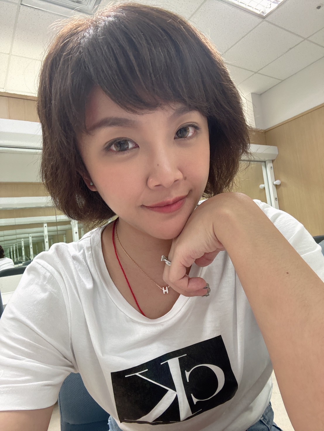 賴慧如回歸《愛的榮耀》,休息期間對假髮「小霞」念念不忘。(民視提供)