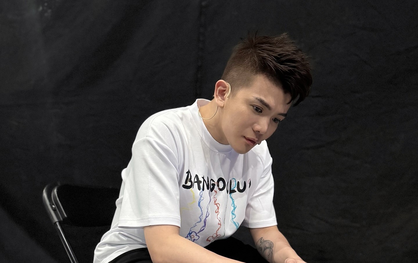 孫生先前拍A女臀部遭起訴，近日又因與B女爭議遭檢警拘提。（翻攝自孫生臉書）