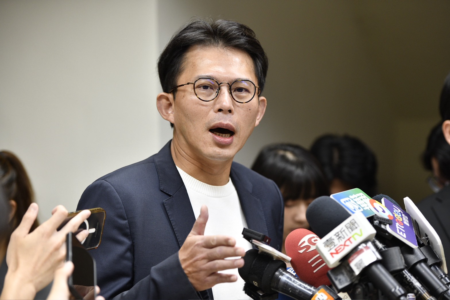 黃國昌今針對新書內容爭議回應，強調自己呈現的都是客觀事實。（鏡報李智為）