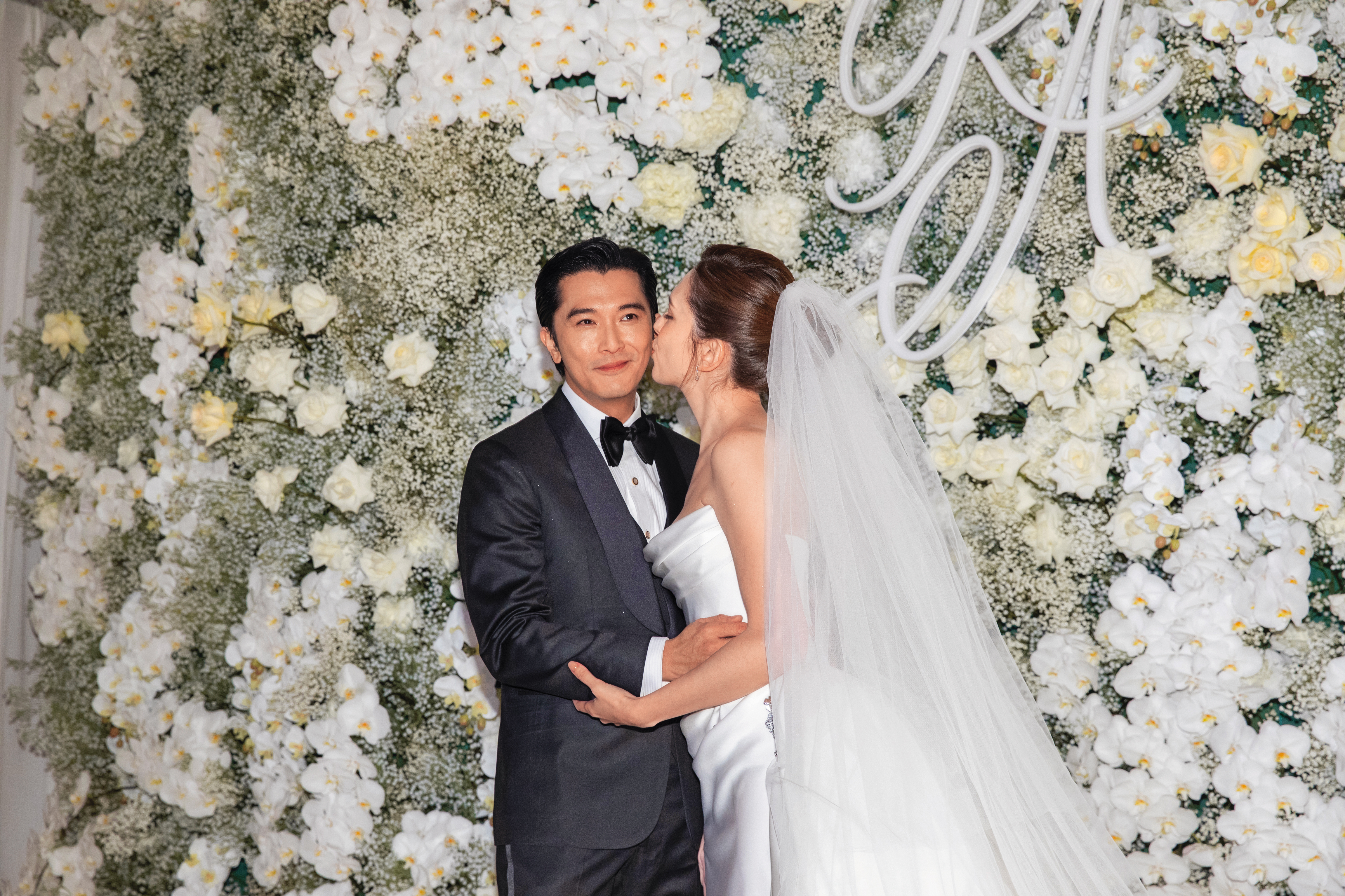 許瑋甯（右）和邱澤（左）的世紀婚禮邀請430位嘉賓，引來百位媒體採訪。