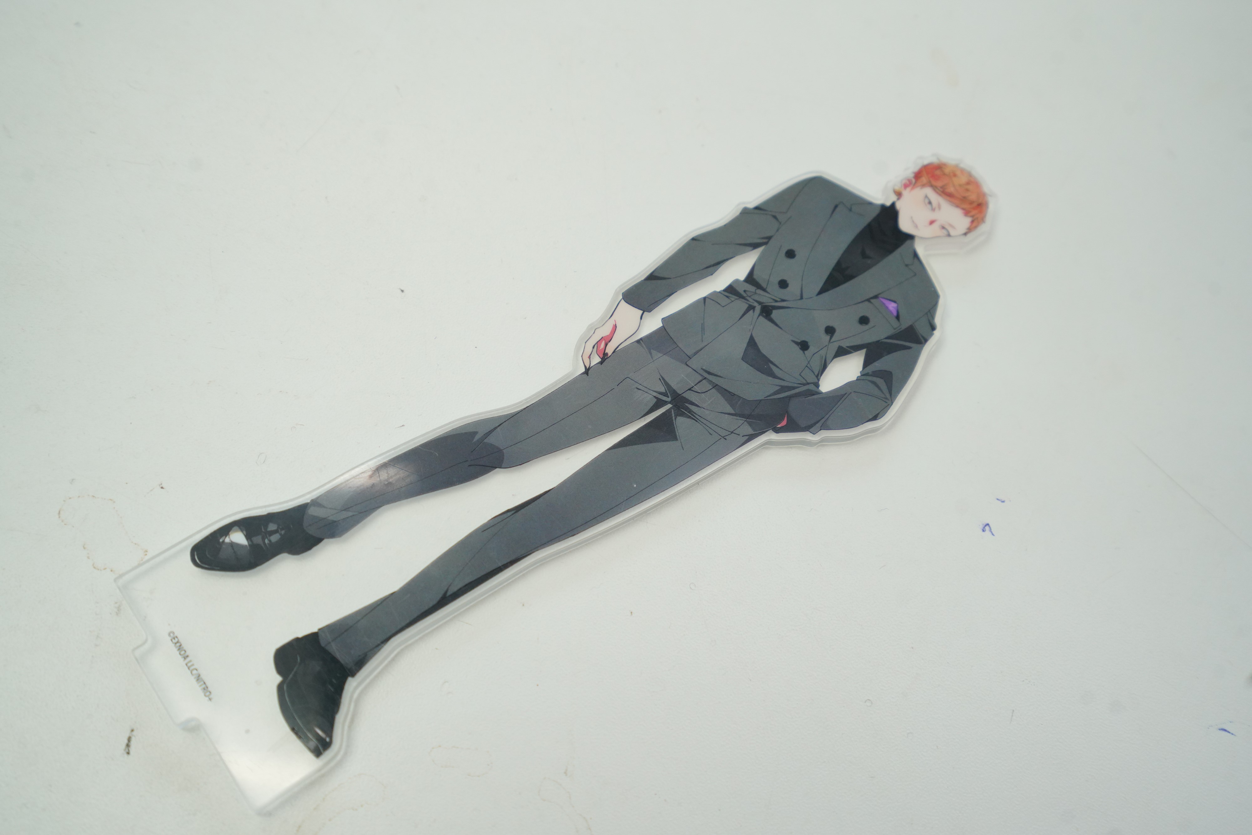 老闆為cosplay製作的西裝。他認不出是什麼角色，記者也認不出來。