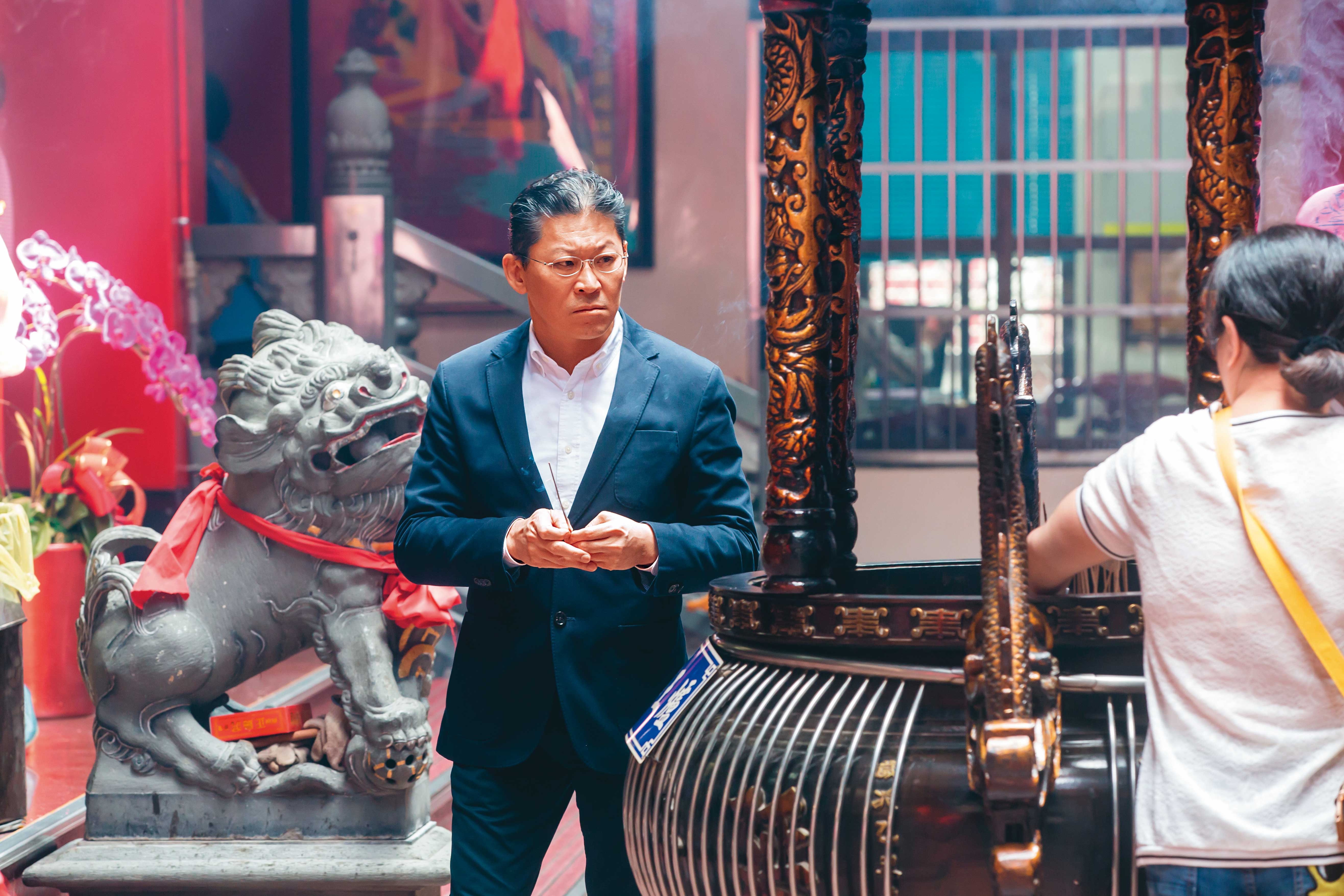 今年57歲的林鴻南是林堉璘3子，6年前林堉璘辭世後，就全面接掌父親一手創立的事業帝國。