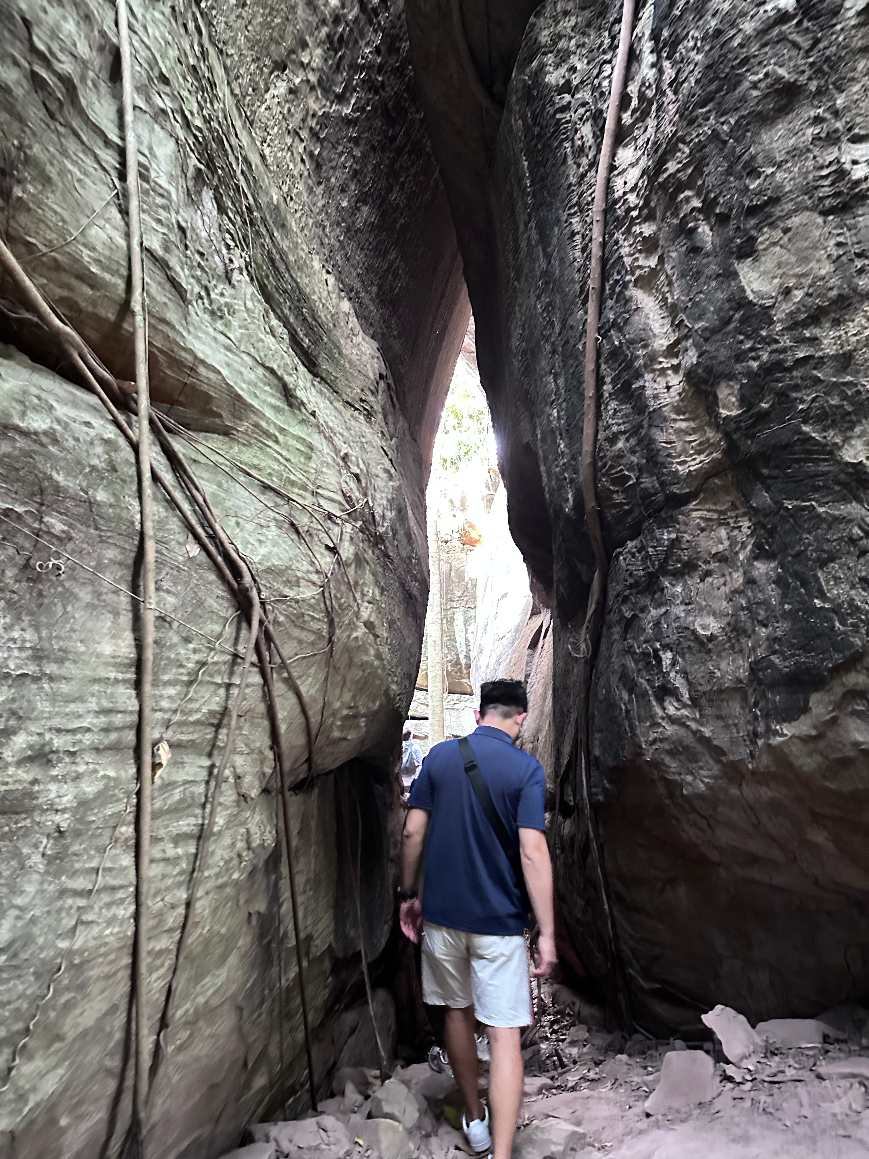 由水侵蝕而成的自然景觀「Khao Chan Passageway」。