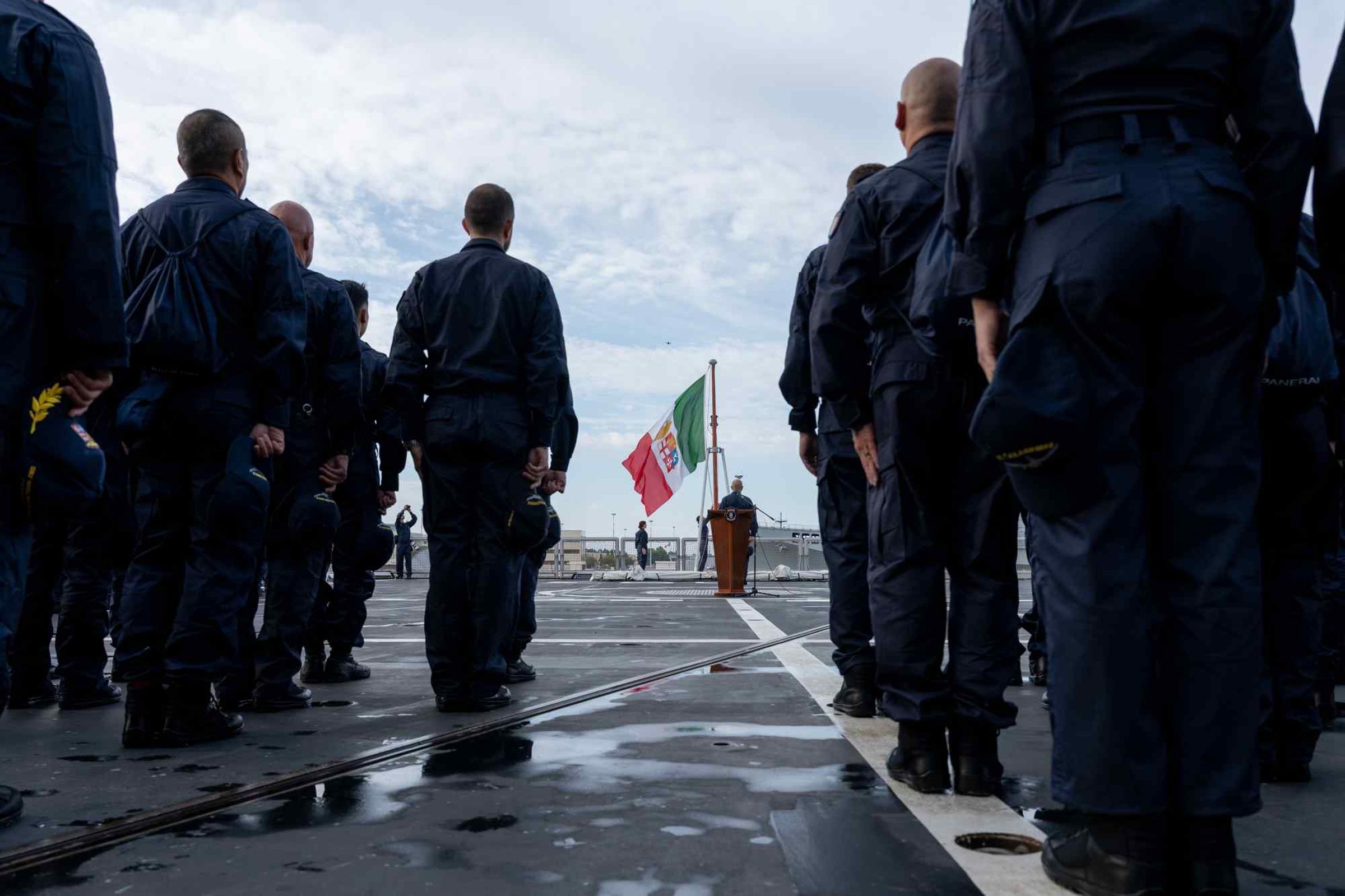 Aviazione Navale體驗行程為紮實的二日軍事訓練，早上從立正參加升旗典禮開始。