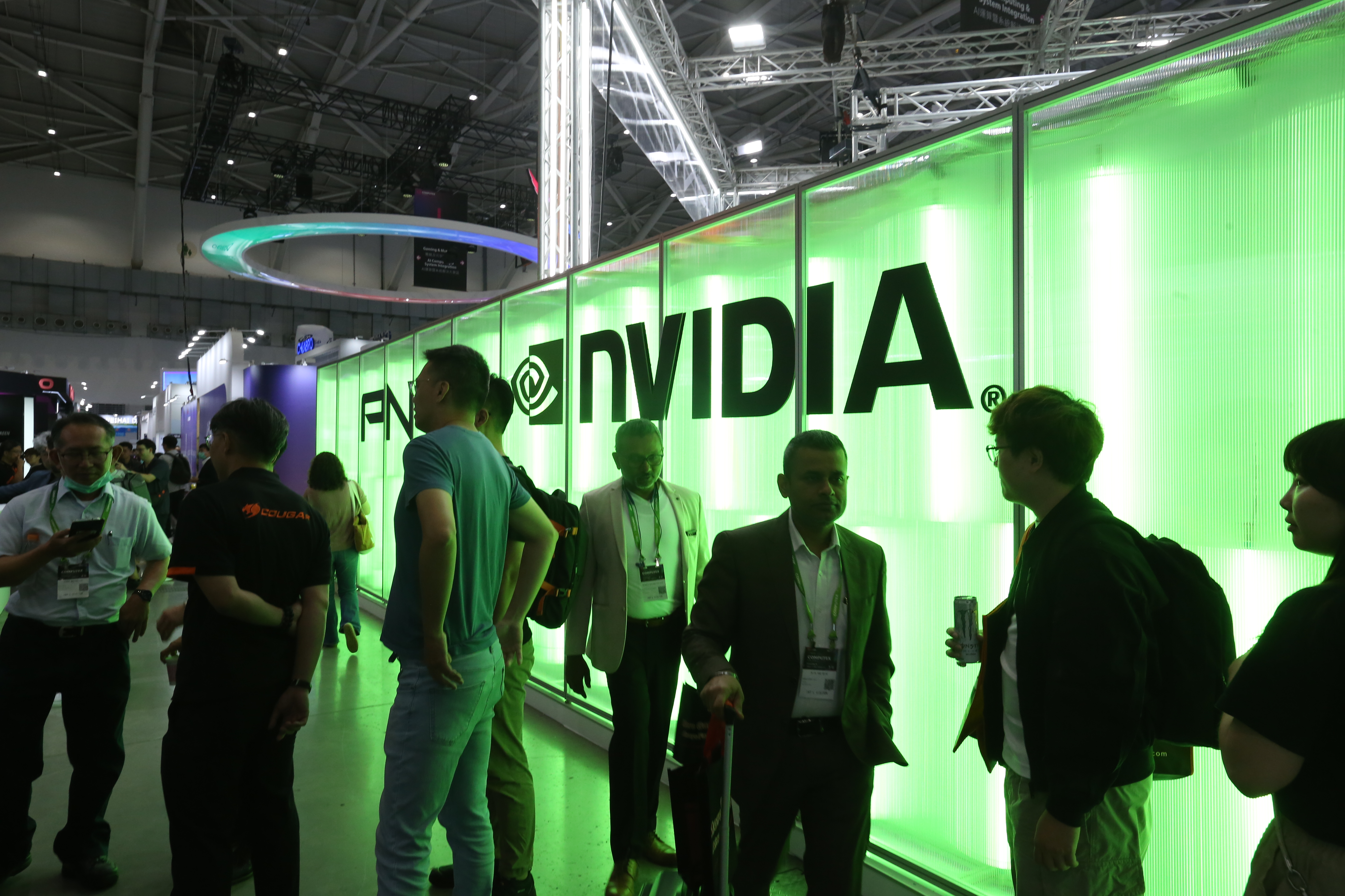 國家互聯網信息辦公室今約談輝達代表，要求說明H20晶片是否存在「後門」漏洞及其他安全風險。