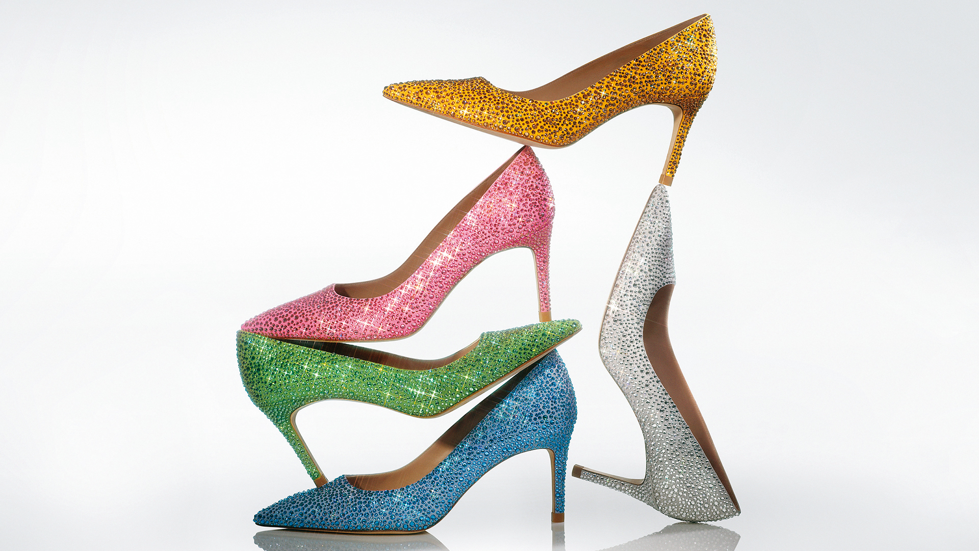 Stuart Weitzman聯名SWAROVSKI，推出限定派對高跟鞋。 各NT$35,000（SWAROVSKI提供）