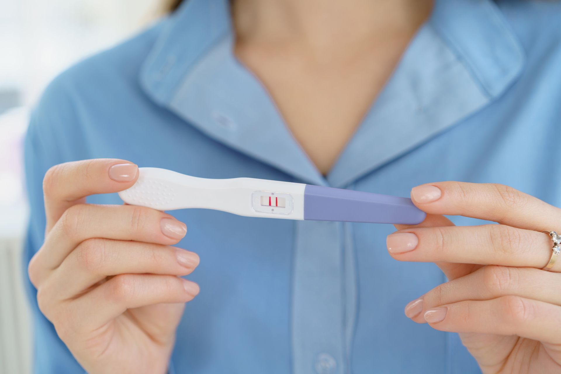 人妻剛入職台積電不到一個月就驗出懷孕，想要請假安胎卻擔心會被刁難甚至丟工作。（示意圖，非當事人photoAC）