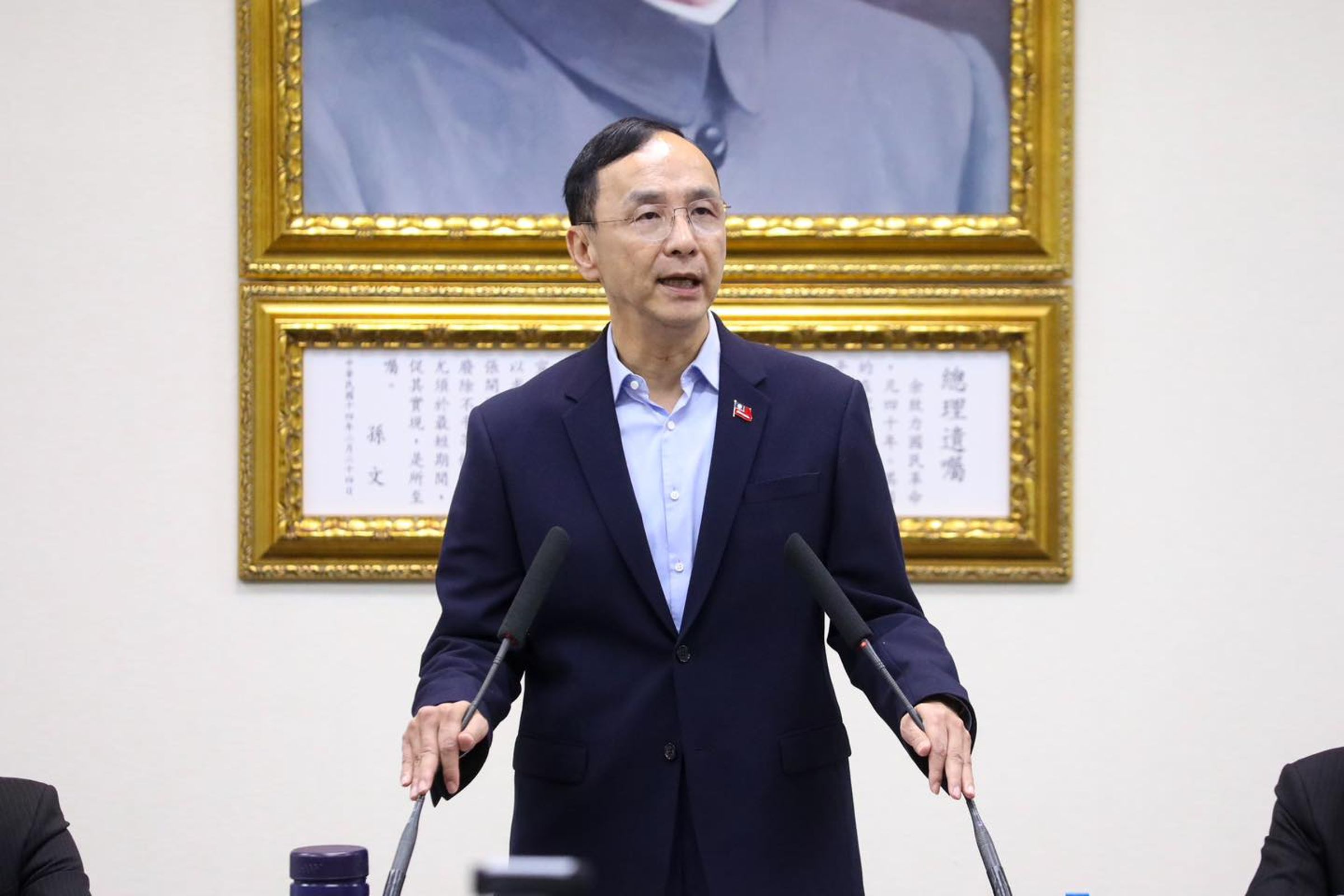朱立倫今日表示,現在喊戒嚴是民主社會所不容許之事,強調台灣絕不可能回到40年前戒嚴時代。(翻攝自臉書@朱立倫)