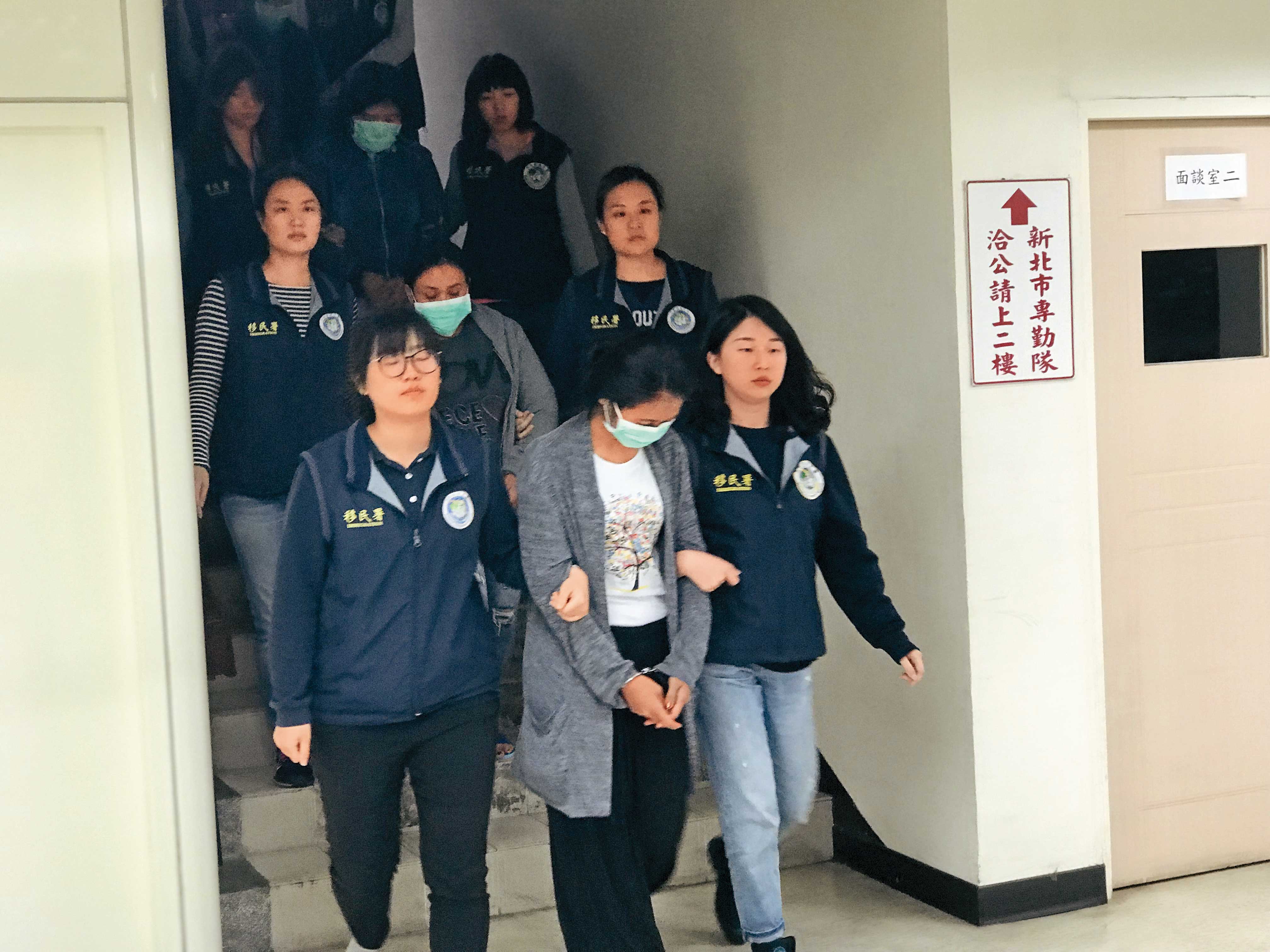 國內目前失聯移工數逾9萬人，其中外籍看護約占4成，高價黑工市場是吸引移工逃跑的主因。（翻攝畫面）