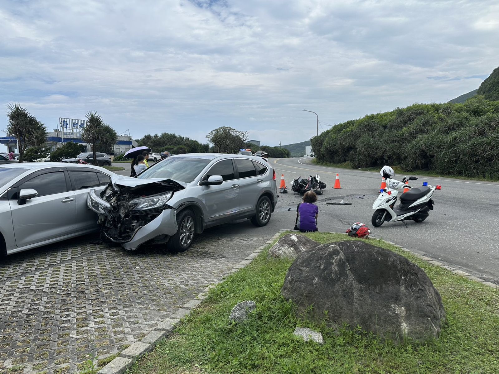 貢寮台2線重大車禍!75歲翁左轉擦撞紅牌重機 騎士送醫不治