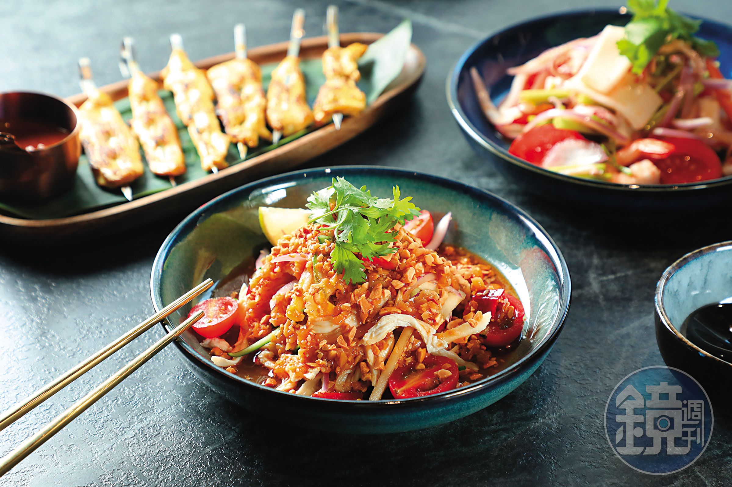 「湳洋手撕嫩雞」口味酸辣,非常道地。(2,480元湳洋擷珍雙人宴前菜)