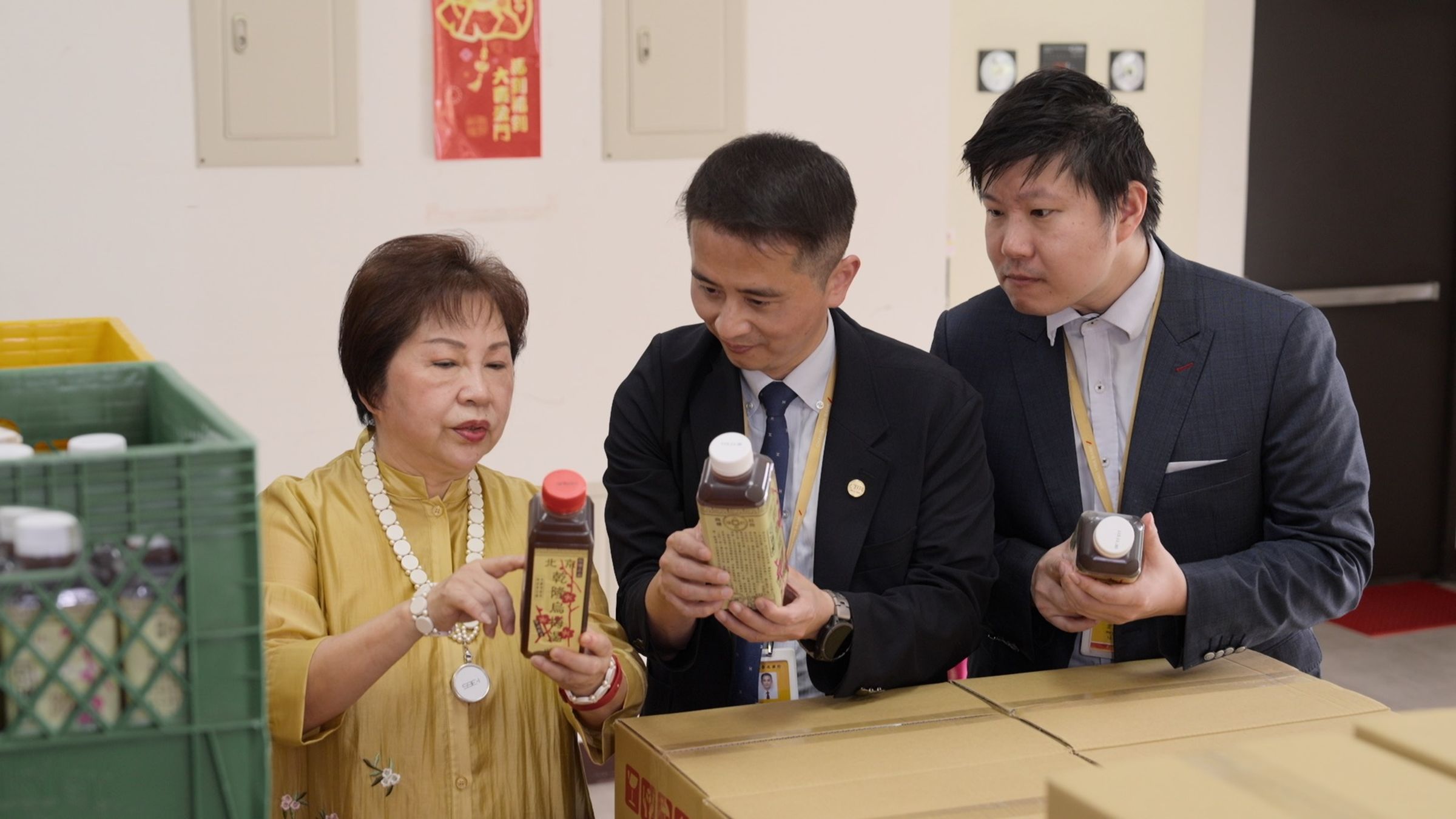 瑞芳巷弄起家的「臺灣知名烏梅湯品牌」堅持古法熬煮友善大地,連熬煮後的烏梅渣都拿來作為花圃堆肥,是職人精神最好的證明。