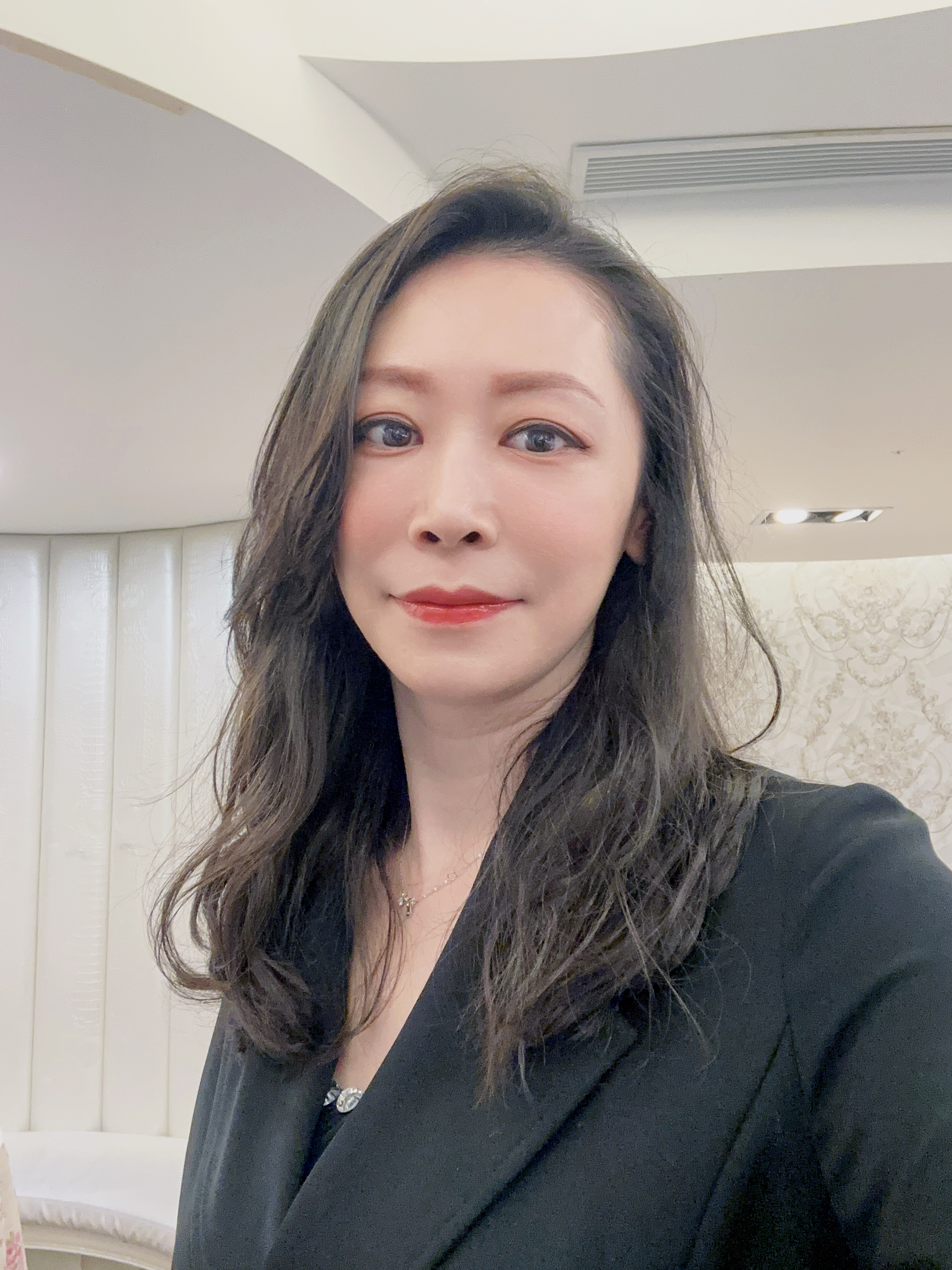 購物專家蘇郁菁拉皮已揮別之前失婚陰霾。（陽光燦亮整型醫美集團提供）