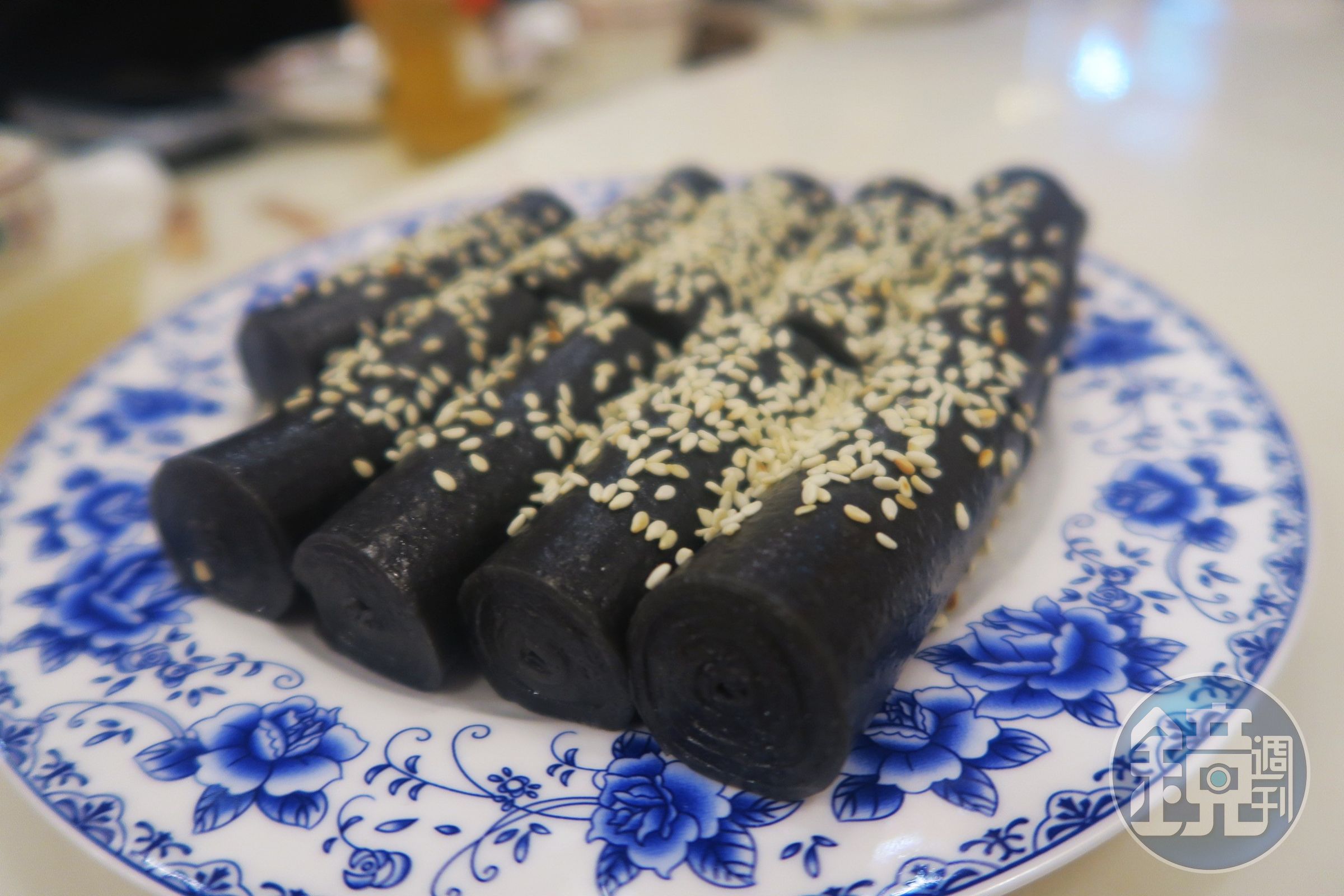 真材實料的「芝麻捲」，又被香港人暱稱為菲林筒。（港幣38元／份，約NT$154）