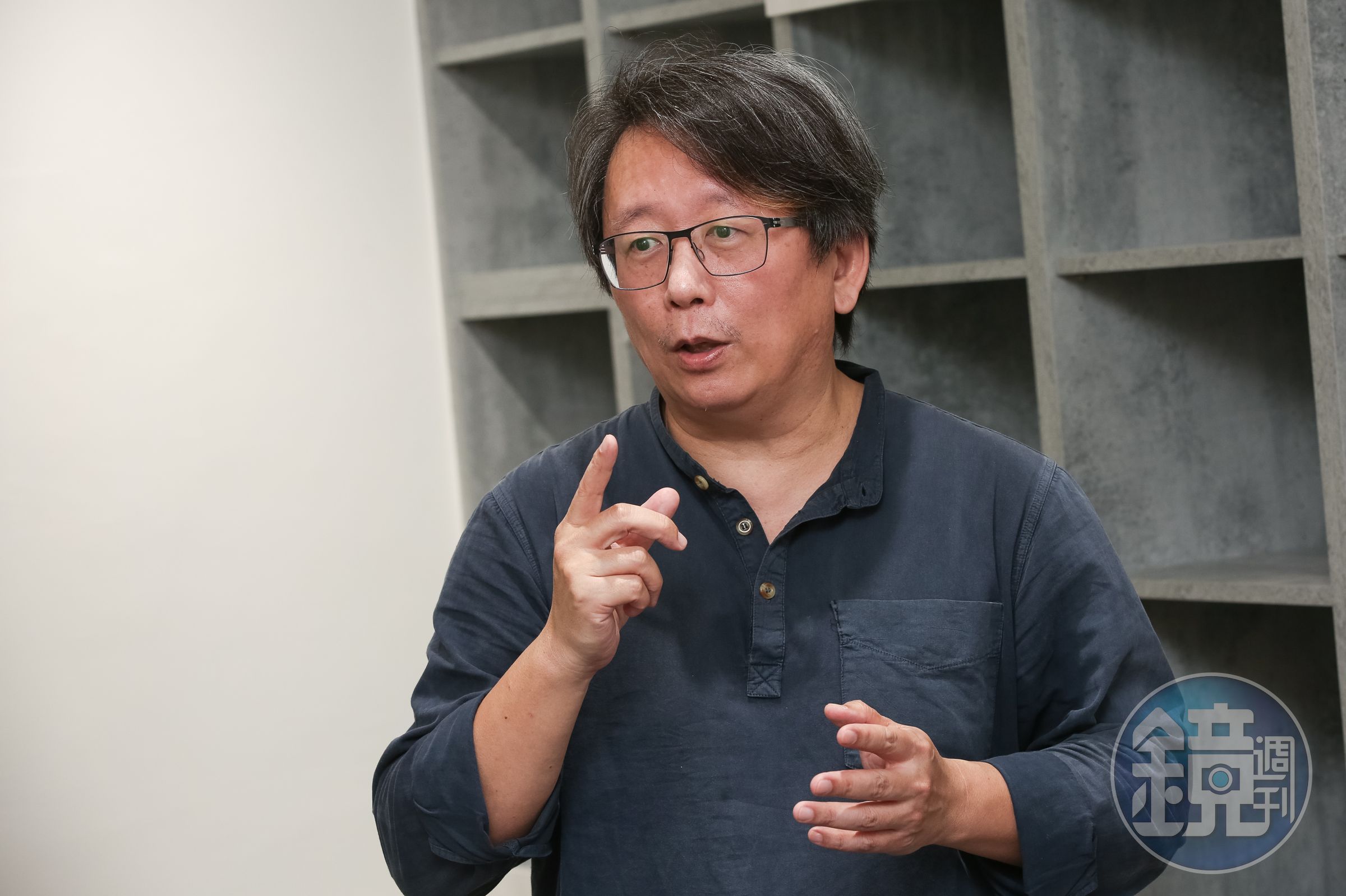 曾獲金馬獎最佳紀錄片的導演楊力州不滿藍白提案砍光公視預算，號召投入罷免工作。（本刊資料照）