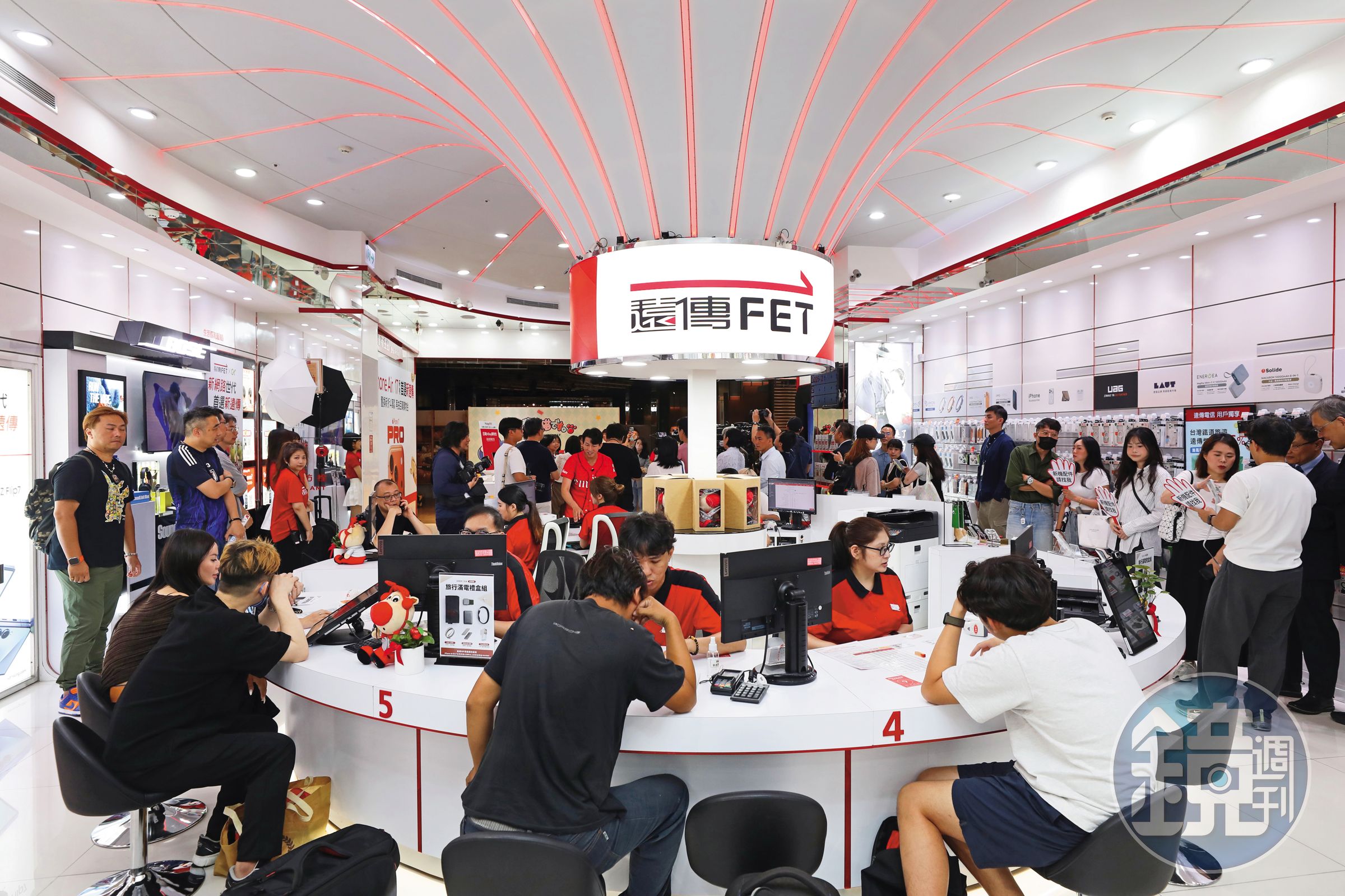 不僅吸引亞洲知名創投VENTURE+投資,包括遠傳電信與臺灣大車隊兩大生活產業龍頭也是其戰略股東。