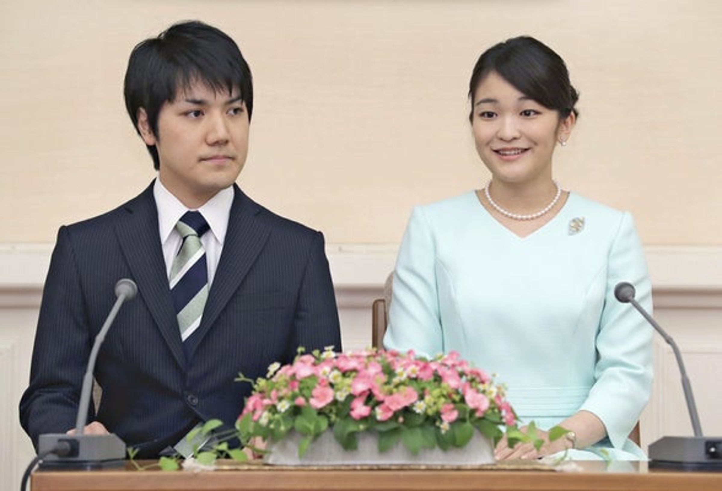 真子與夫婿小室圭結婚後便脫離皇籍，移居美國生活。（翻攝X@tonymainaka）