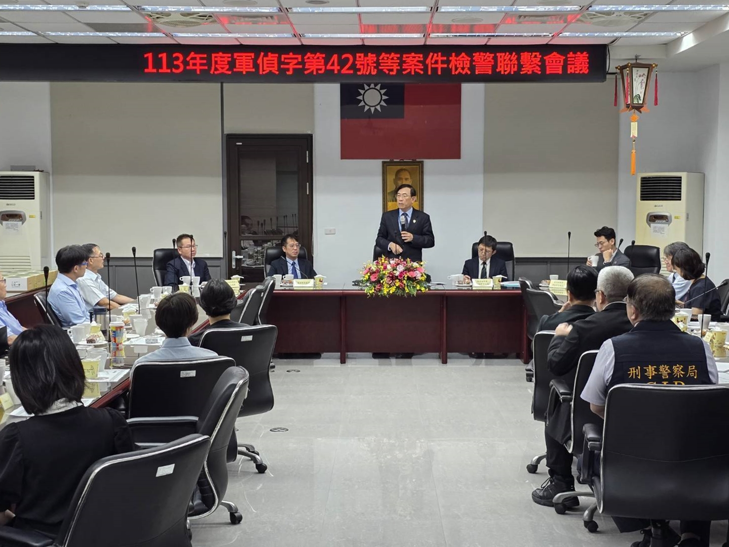 宜蘭縣警察局羅東分局林聖展偵查佐發掘共諜案，聯手刑事局父親林志賢偵辦，成為偵辦國安案件經典案例，深受檢察總長邢泰釗肯定。 （最高檢提供）