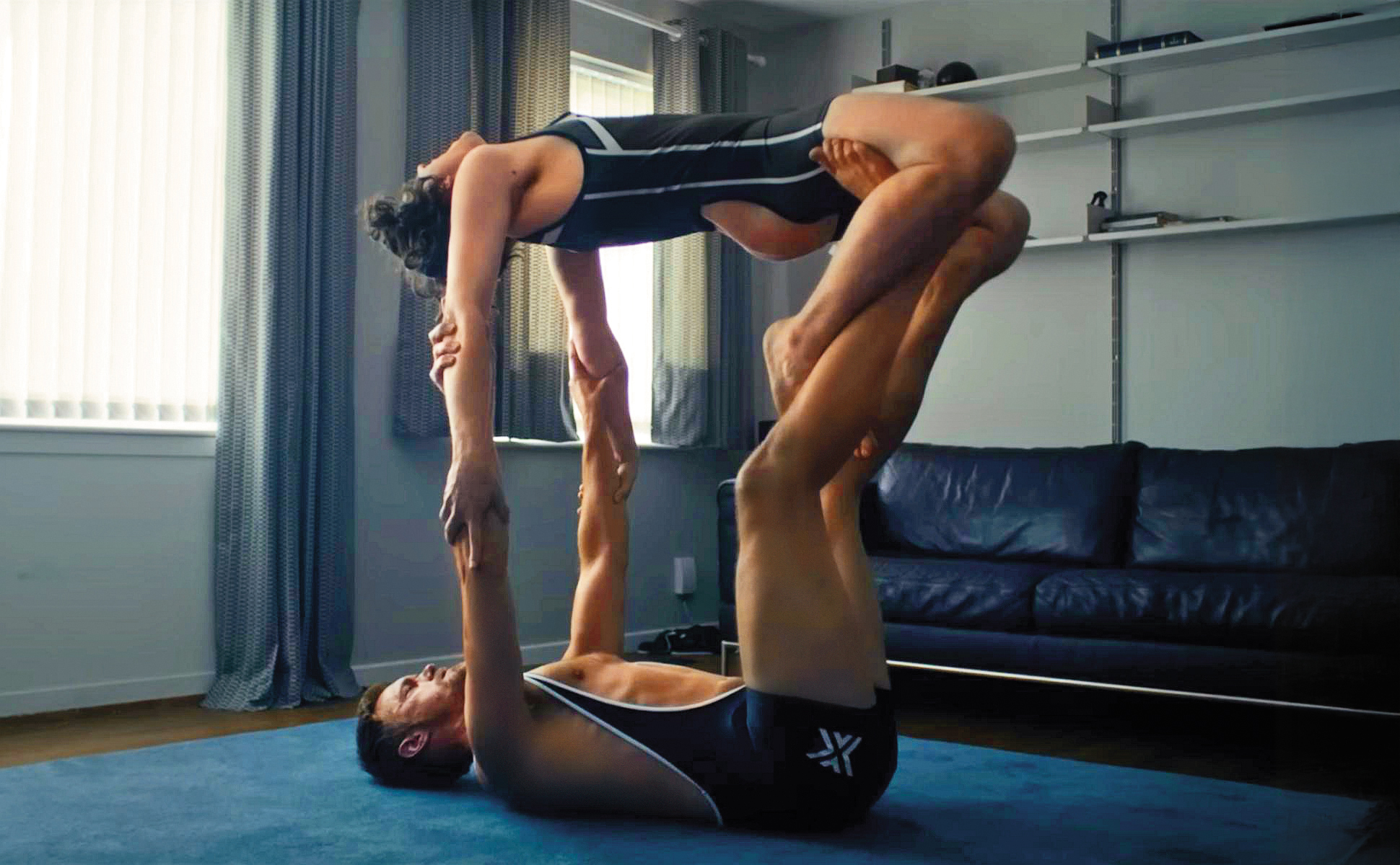 被封為「同志版《格雷》」的《後座力》，片中的男男瑜伽動作在開放的歐美國家也引起熱議。（海鵬提供）
