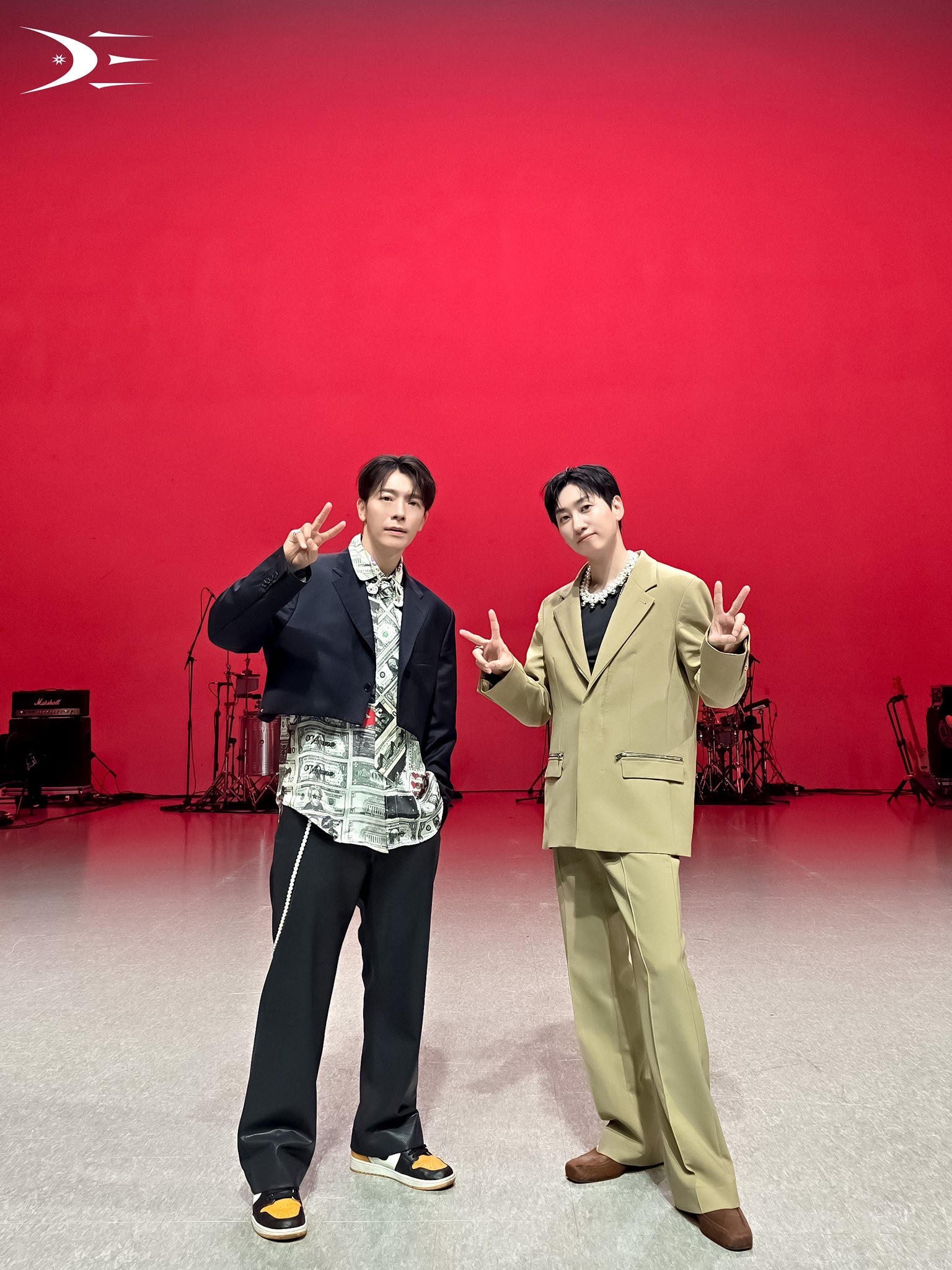 Super Junior東海、銀赫曾為紀念台北演出寫上台北的英文名，沒料到竟拼錯字。（翻攝自李東海Ｘ）