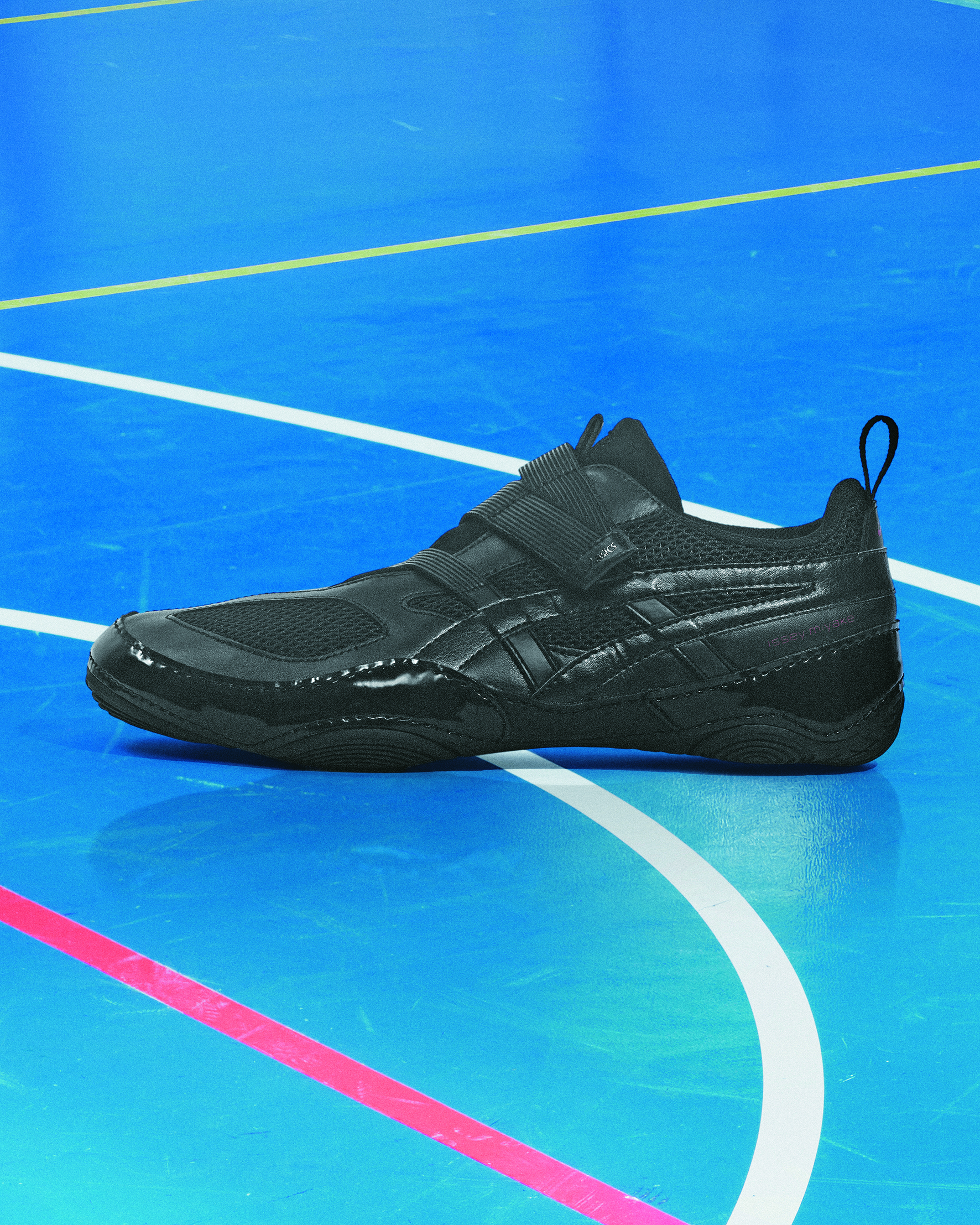 黑色ISSEY MIYAKE FOOT。NT$8,280(君梵提供)