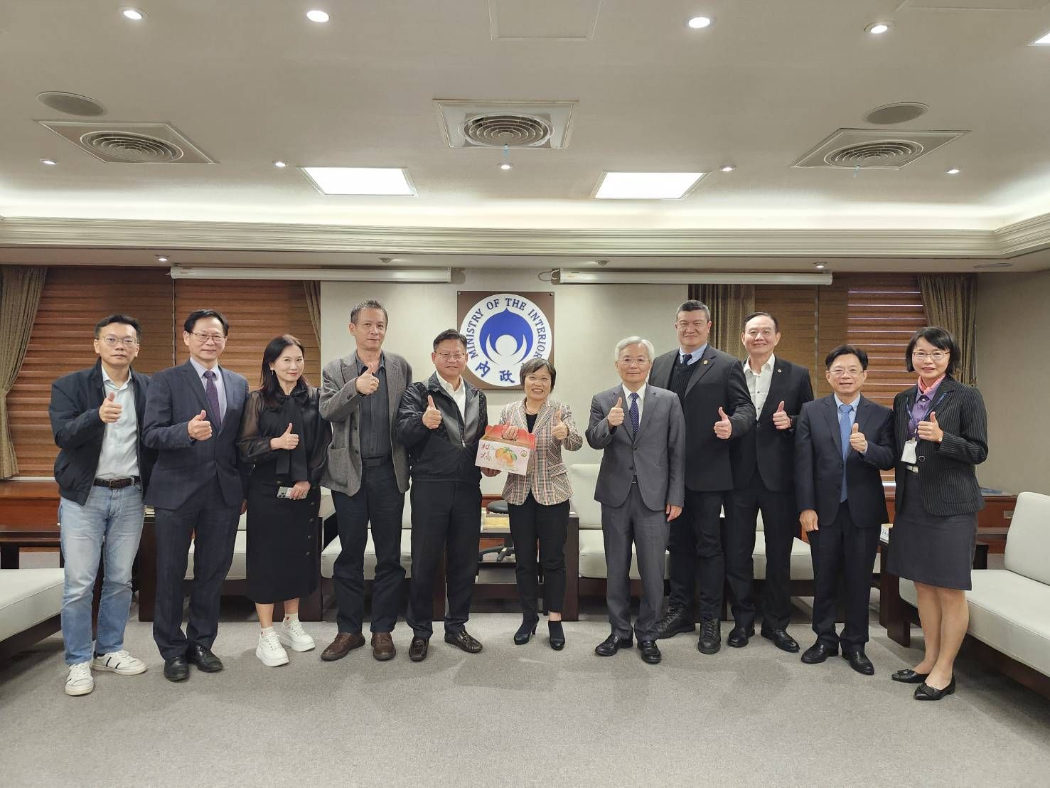 台灣民間反詐騙協會拜會內政部，雙方就政府打詐實務工作進行意見交流。（台灣民間反詐騙協會提供）