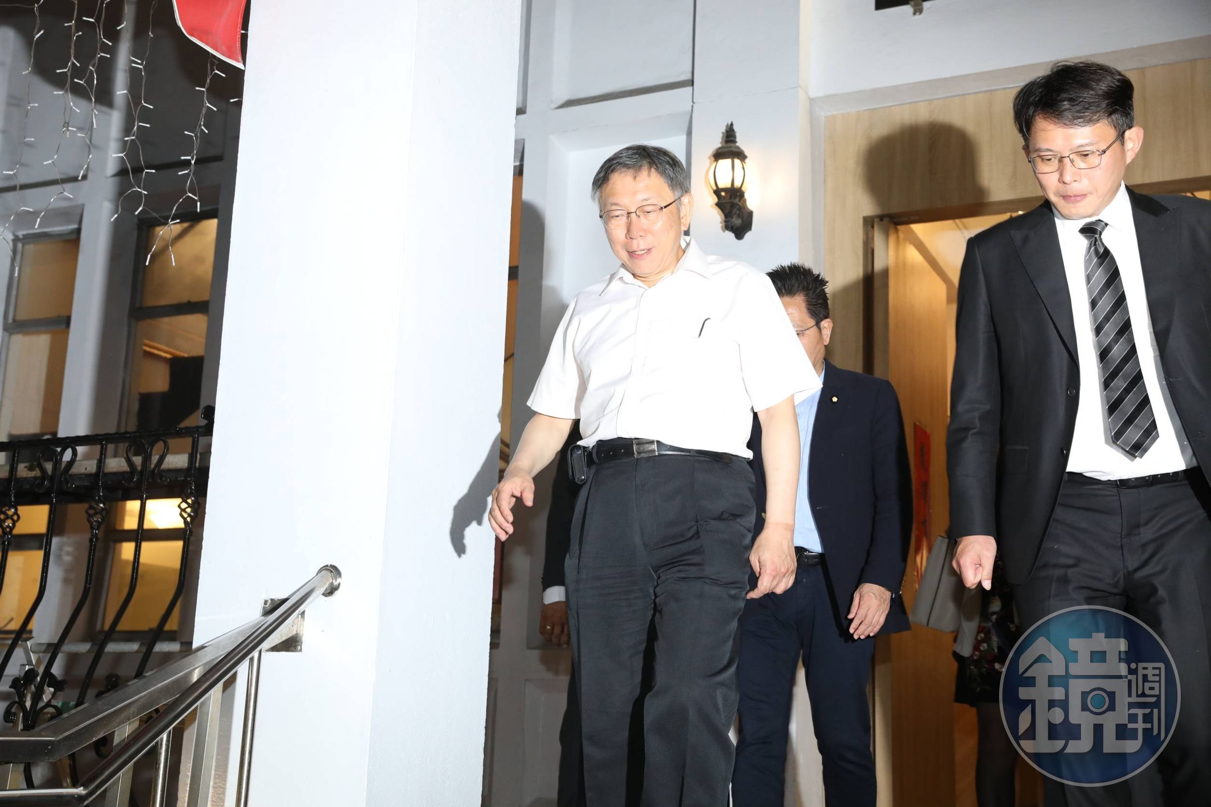 韓國瑜與江啟臣今晚邀請眾黨立委與主席柯文哲吃飯,雙方對於餐桌上聊些什麼沒有多談。