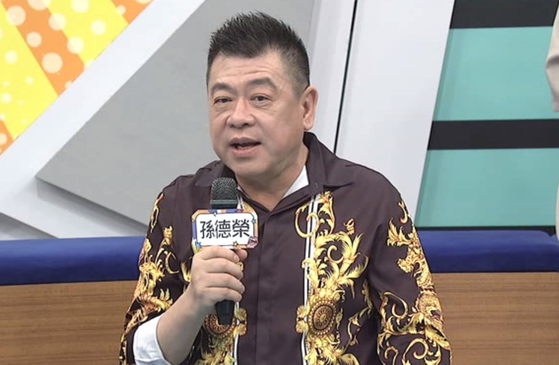 孫德榮上《小明星大跟班》錄影。（中天提供）