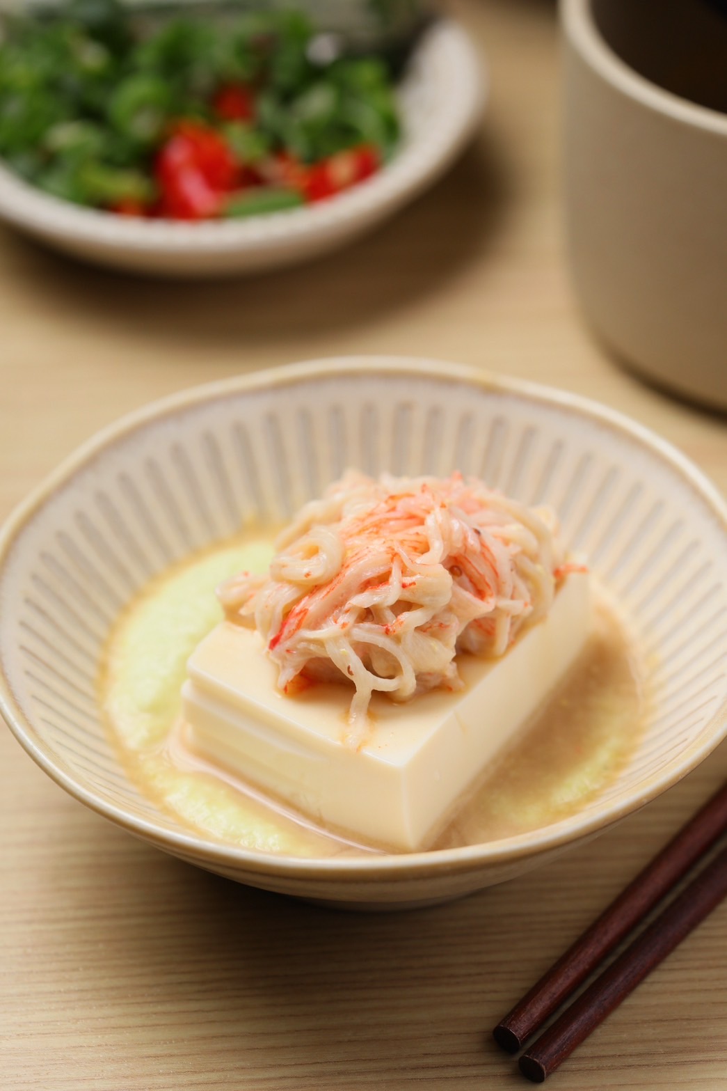副食中的「蟹肉豆腐」吃起來清爽鮮嫩。（75元／份）                         