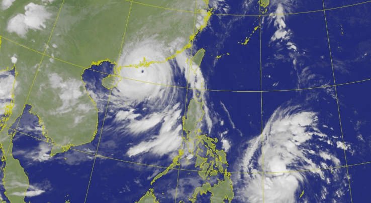 受颱風「樺加沙」外圍環流影響，中央氣象署持續發布豪雨特報。（翻攝自中央氣象署官網）