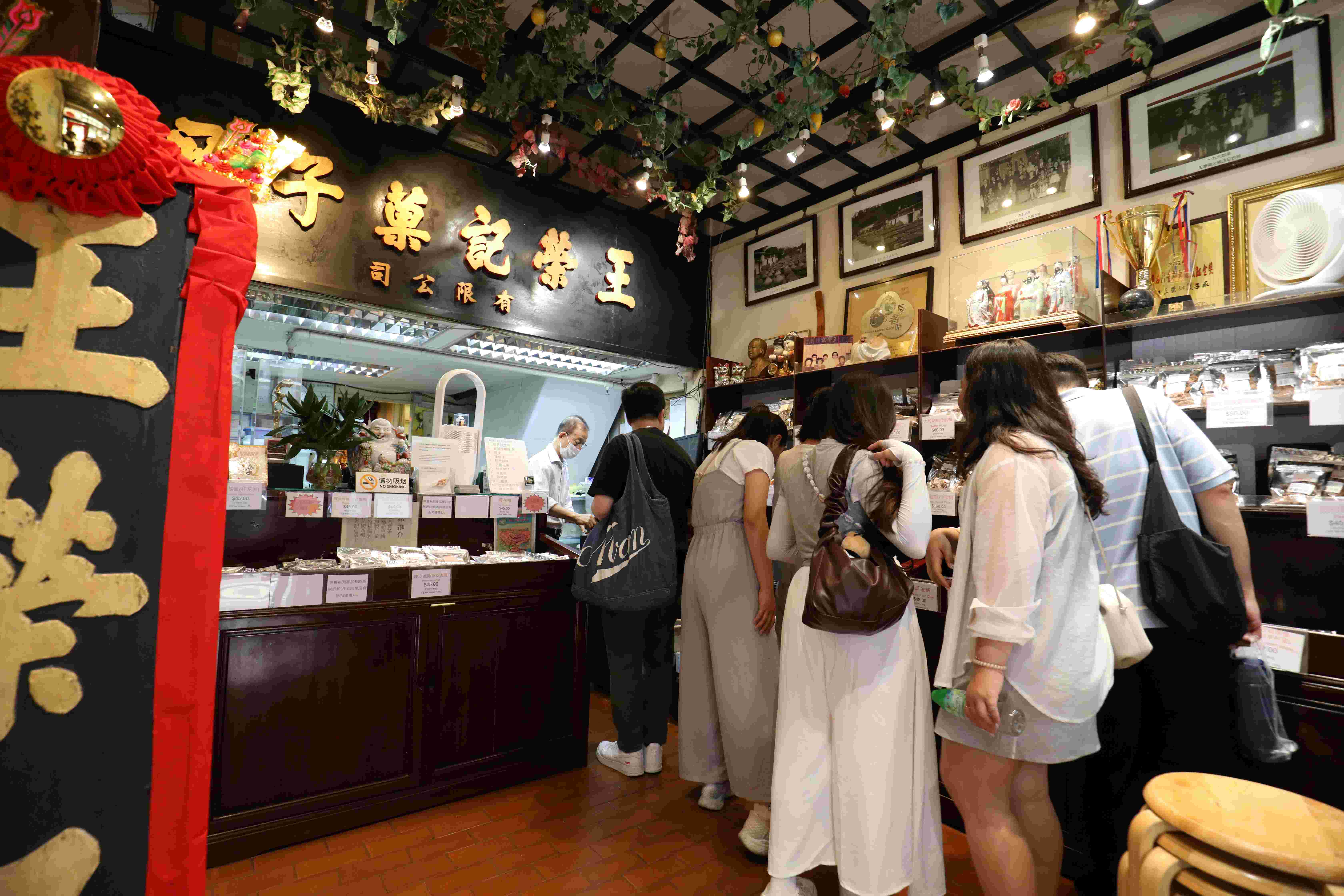 好東西總是能吸引識貨者上門，雖然很少宣傳，但王榮記在觀光客心中自有地位。