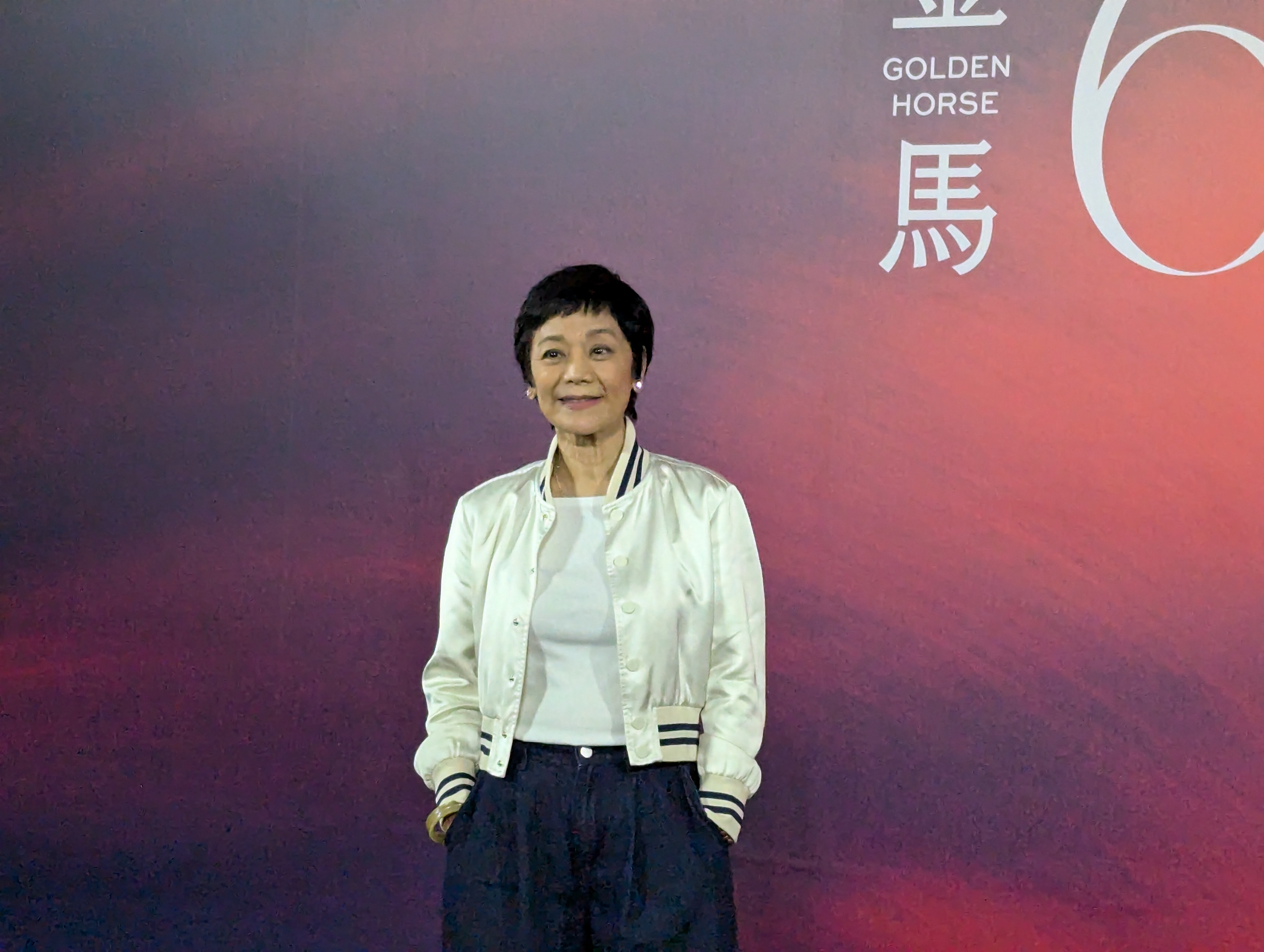 張艾嘉昨天因高齡母親摔倒急返香港，媒體關心她今晚是否能返台參加金馬獎。