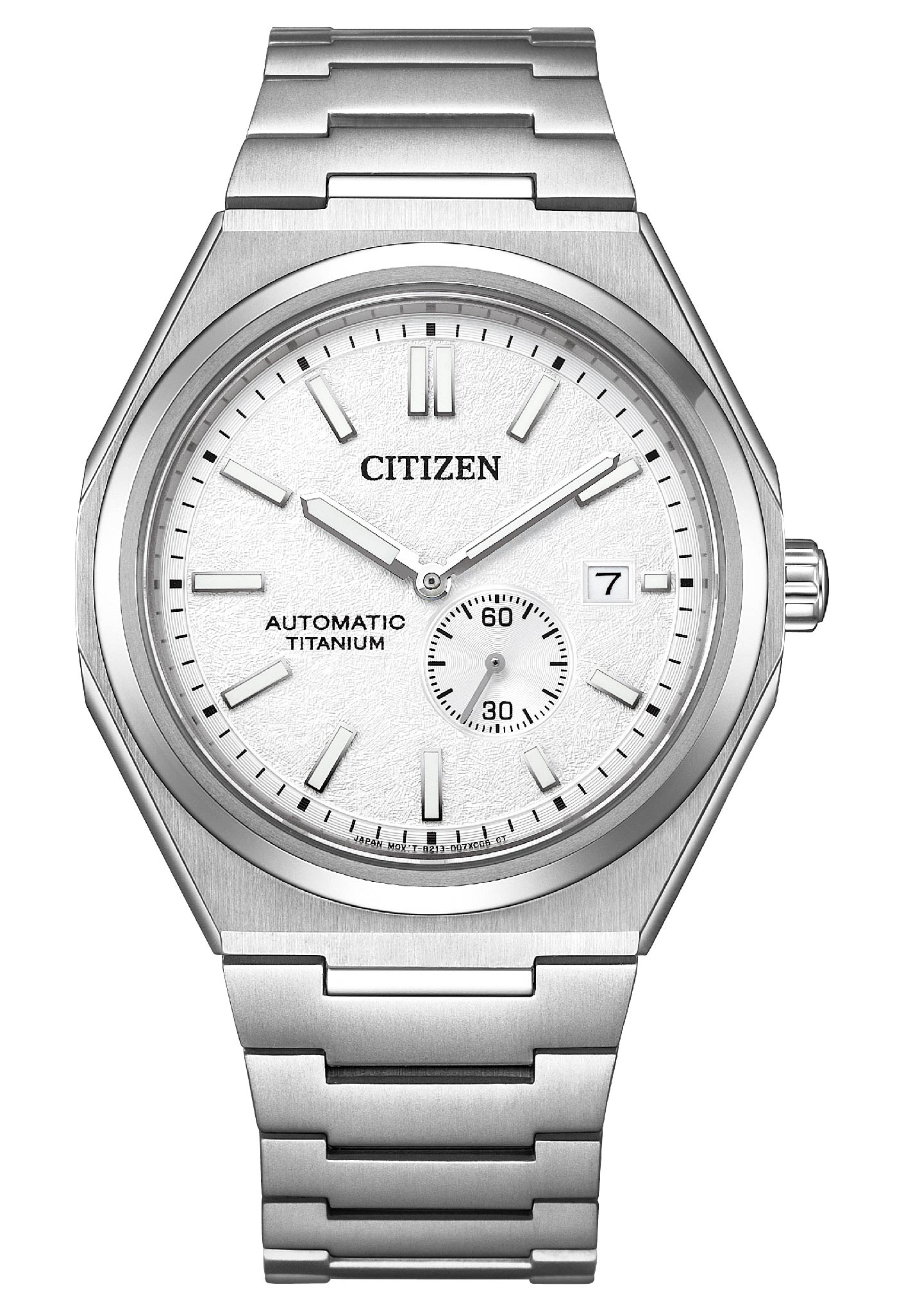 向CITIZEN發表全球首款鈦金屬腕錶問世55週年致敬的超級鈦機械腕錶「Zenshin」。圖為編號NJ0180-80A銀白面款式，建議售價：NT$20,800，台灣限量30只。