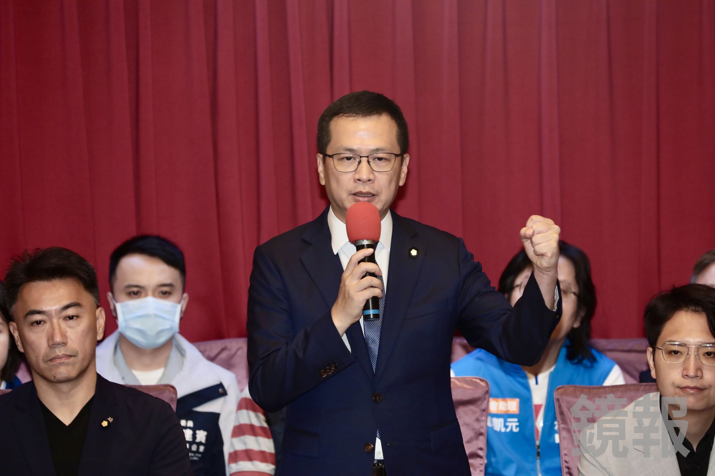「我有參選資格，但尊重朱立倫主席認定」羅智強說道。（鏡報林煒凱攝）