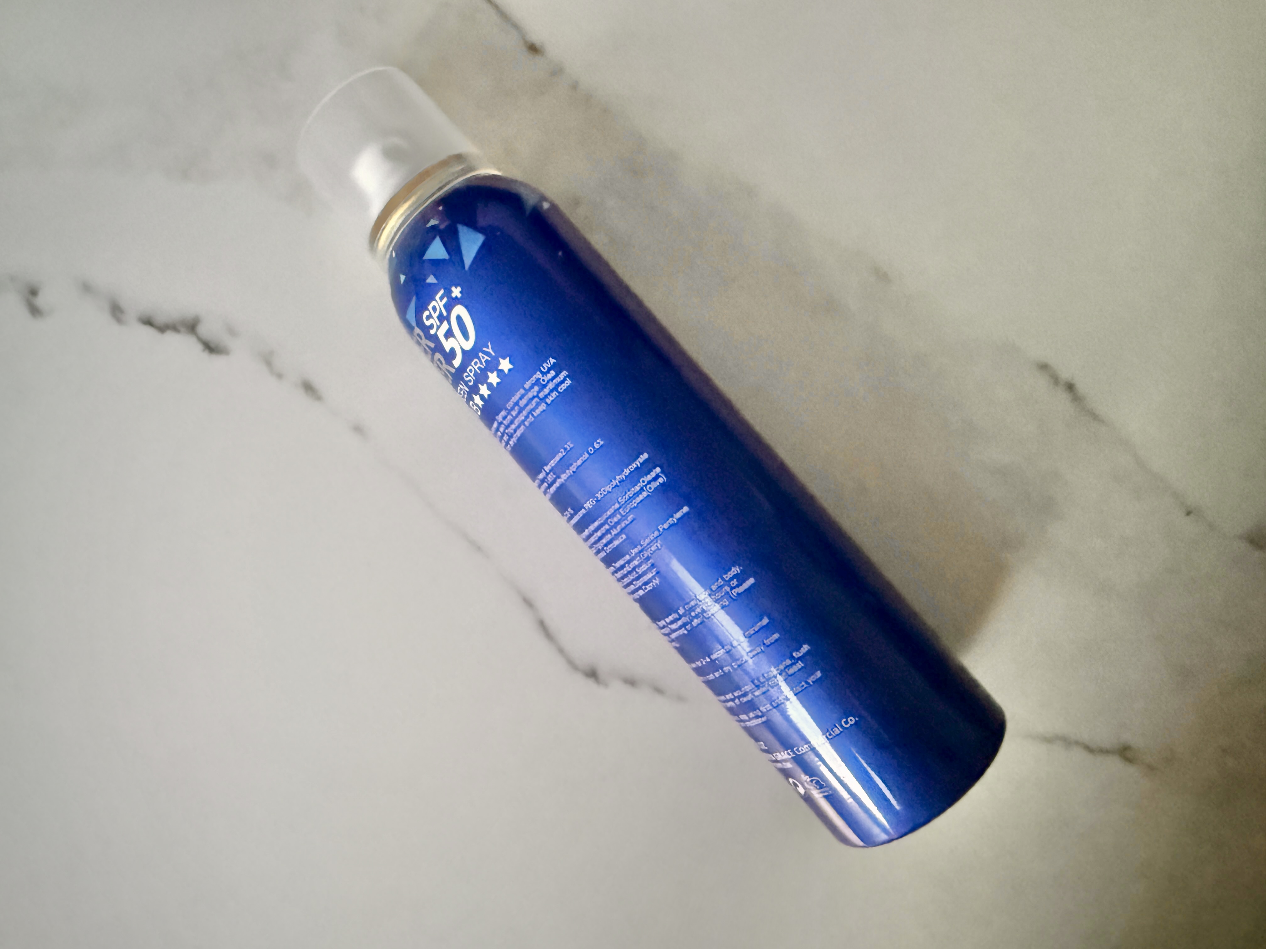 防曬噴霧、殺蟲劑、髮膠定型液及卡式瓦斯罐等常見的高壓瓶罐因極易引發瞬間氣爆,丟棄時切勿直接投入垃圾壓縮車內。(圖為示意產品)
