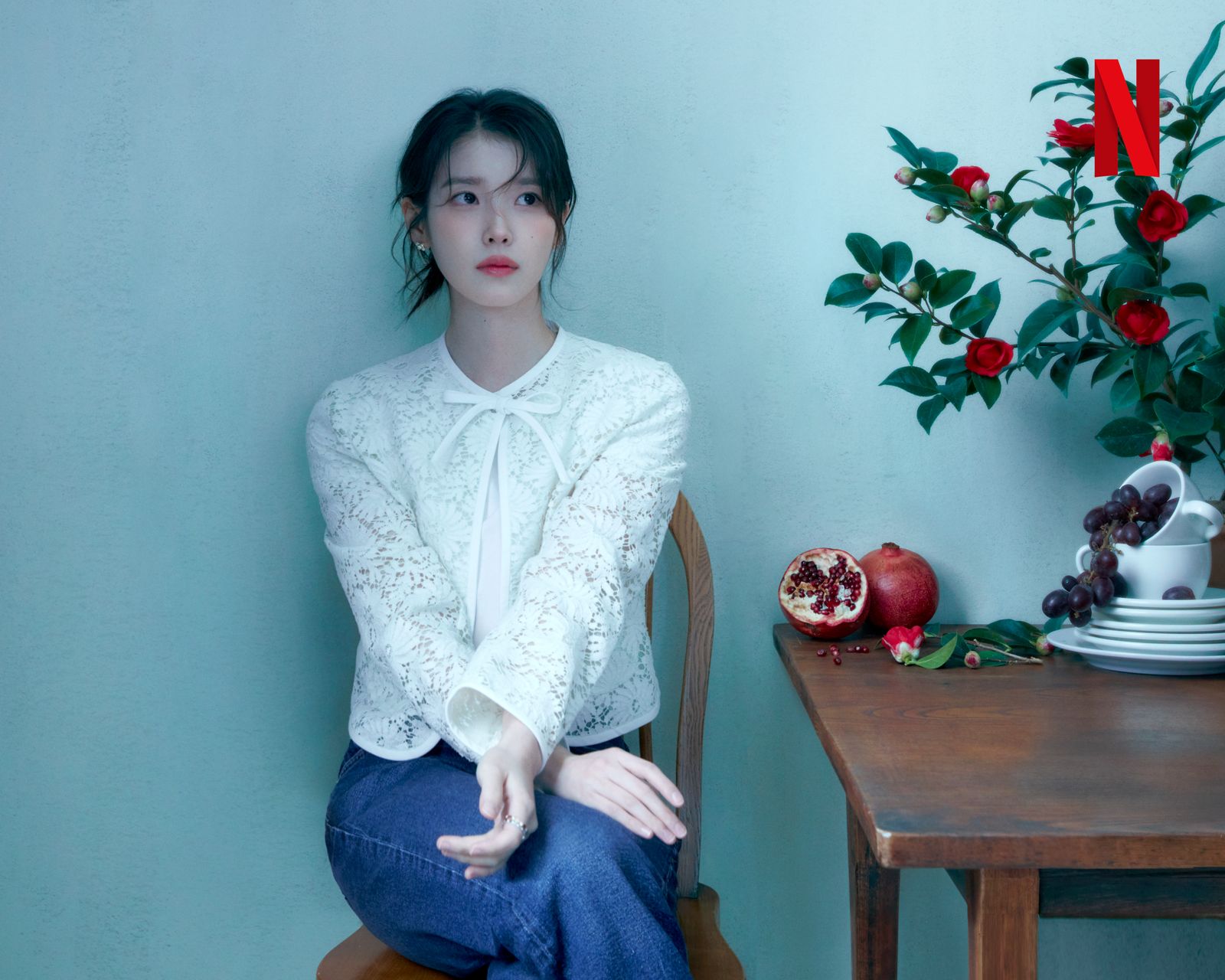 IU在19歲時放棄學業專心當歌手,如今回頭看覺得自己做對了。(Netflix提供)