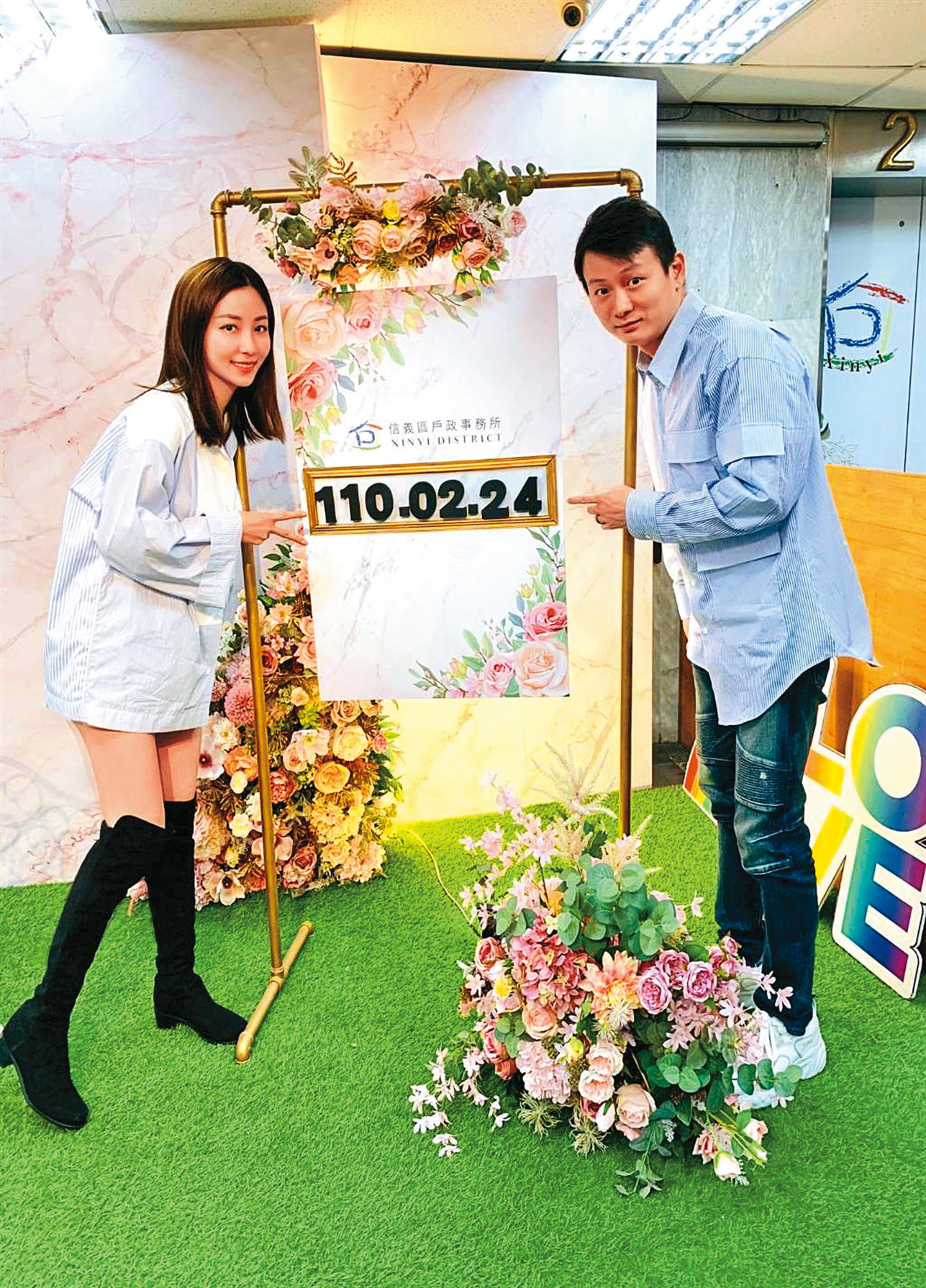 劉品言曾和大10歲的導演于中中（右）交往，分手後男方和女星安唯綾（左）登記結婚。（星力海藍文化傳媒提供）