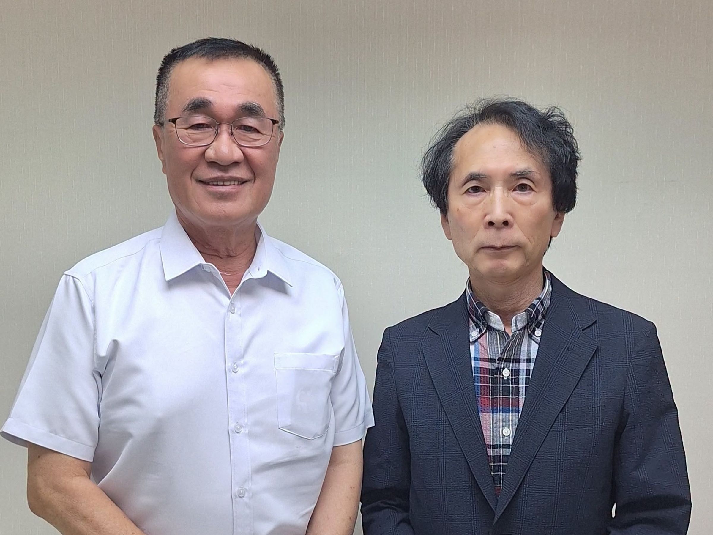 日本政治學者小笠原欣幸(右)日前會面新北市長參選人李四川(左)。(翻攝小笠原欣幸臉書)