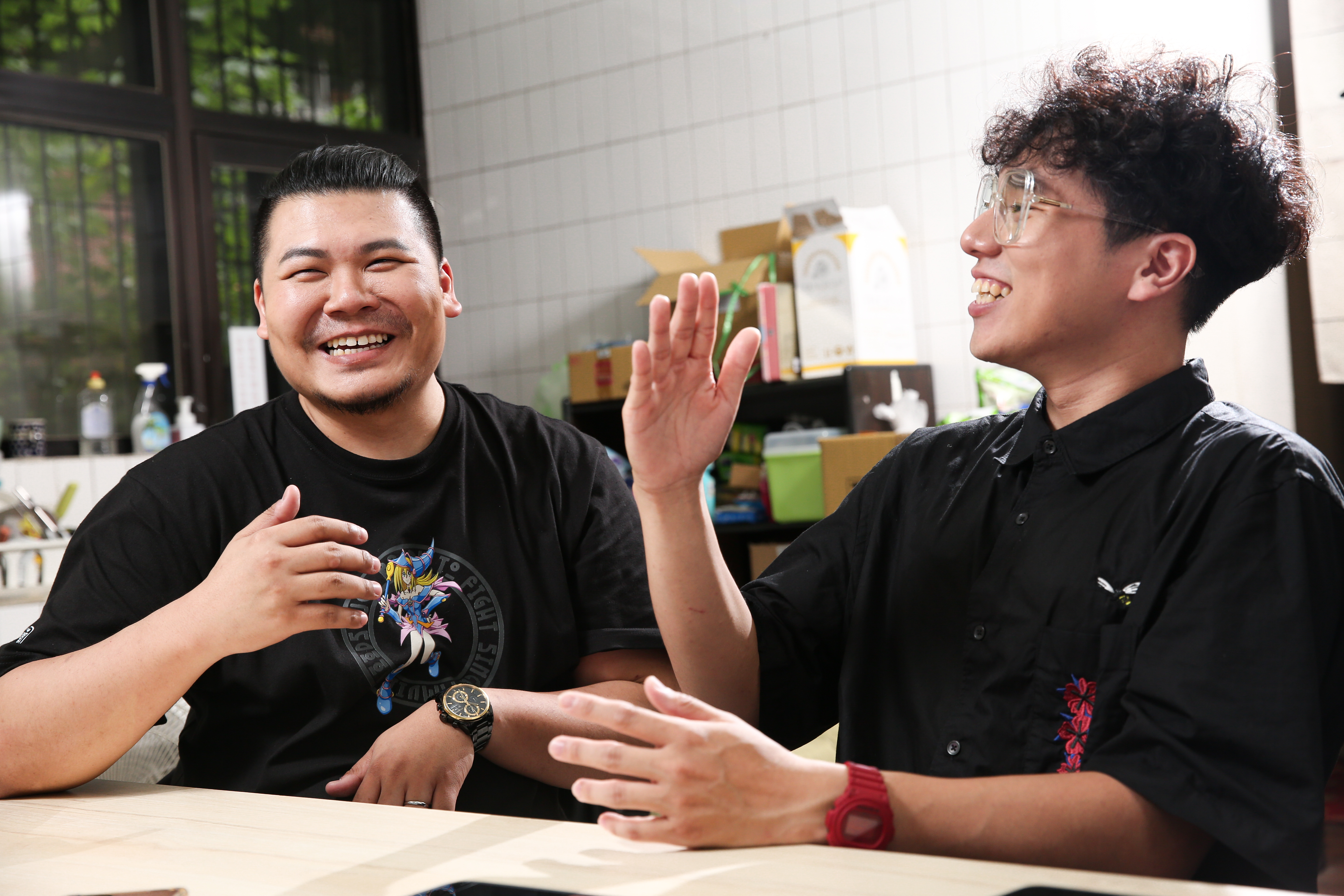 伍嘉緯（左）和黃耀緯（右）10年前演出「杰哥」及「阿瑋」後爆紅。