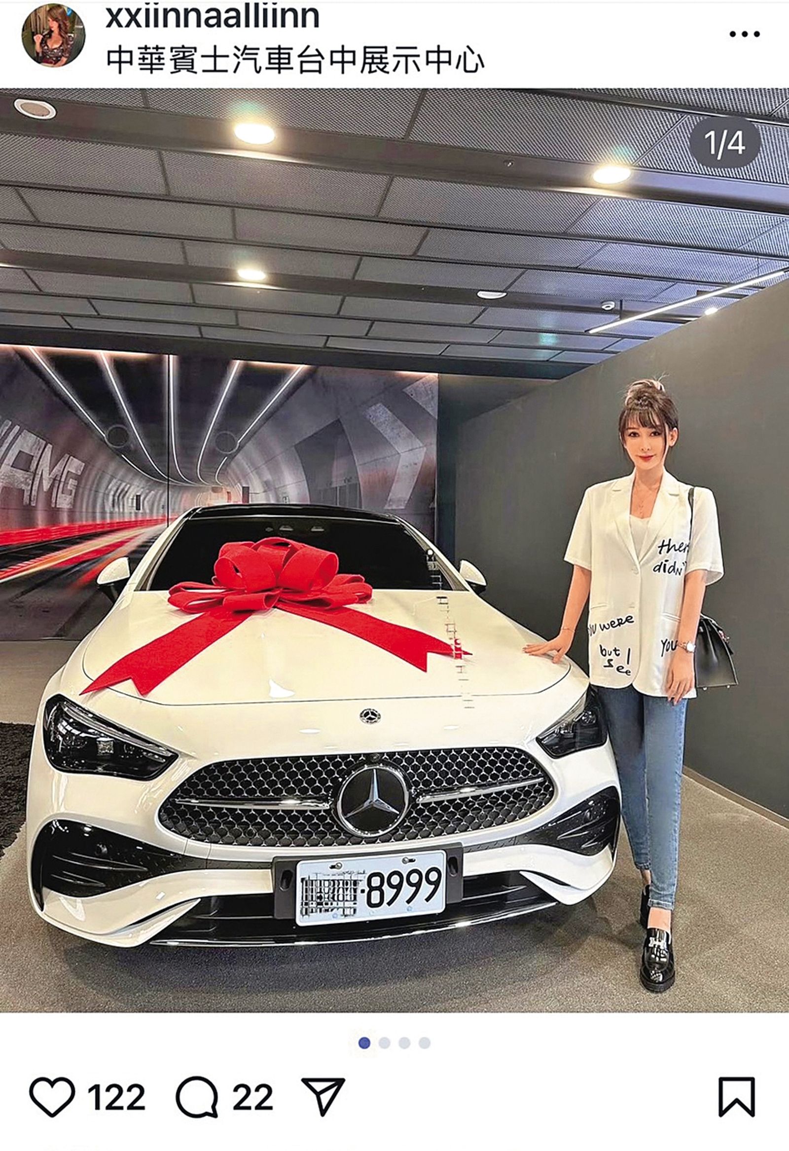 林熙娜跟董事長一樣愛買名車，除了一次買下兩輛保時捷外，也擁有全新賓士。（翻攝自Xina Lin IG）