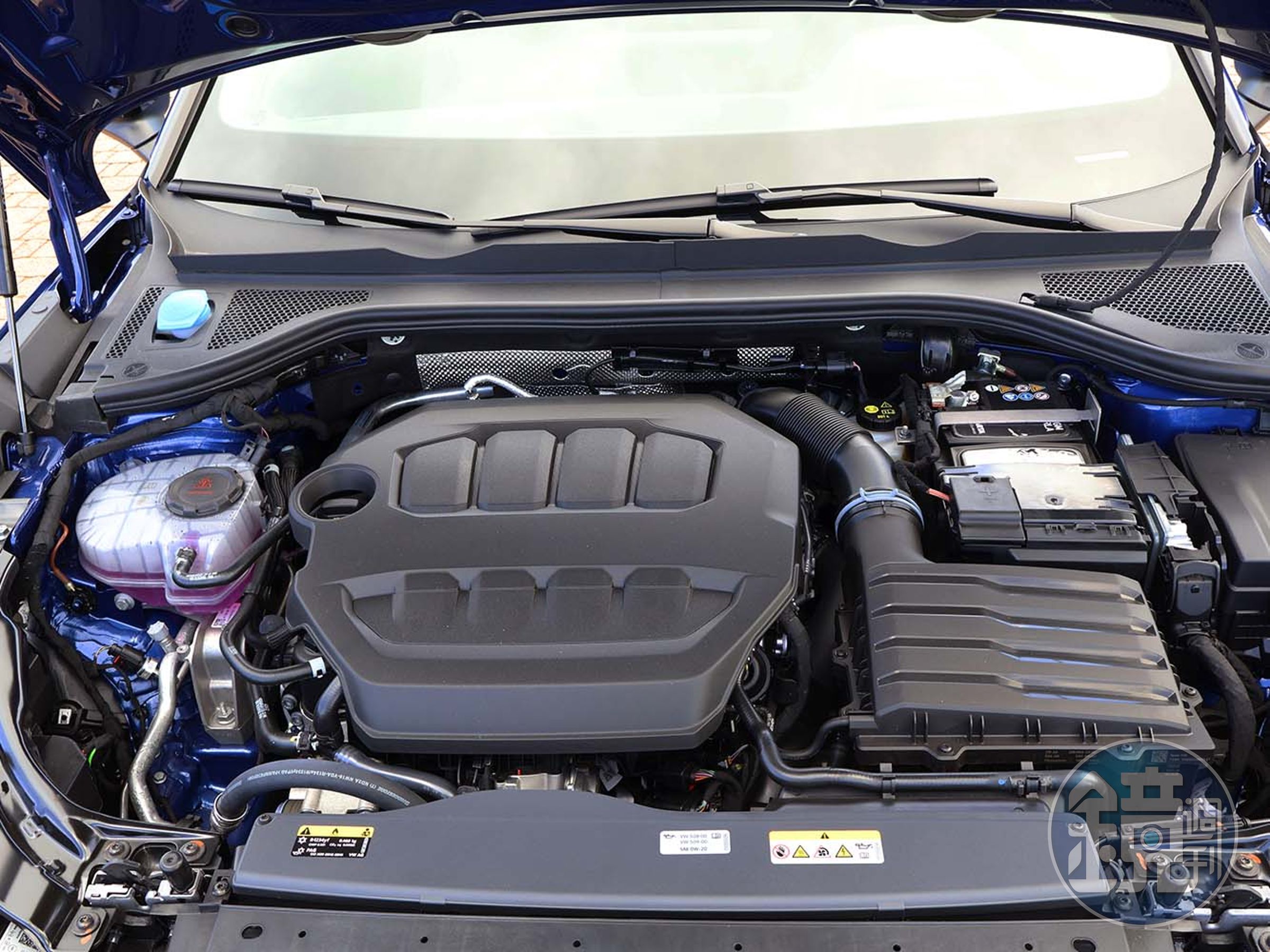 2.0升TSI EVO4的引擎，最大輸出265hp。