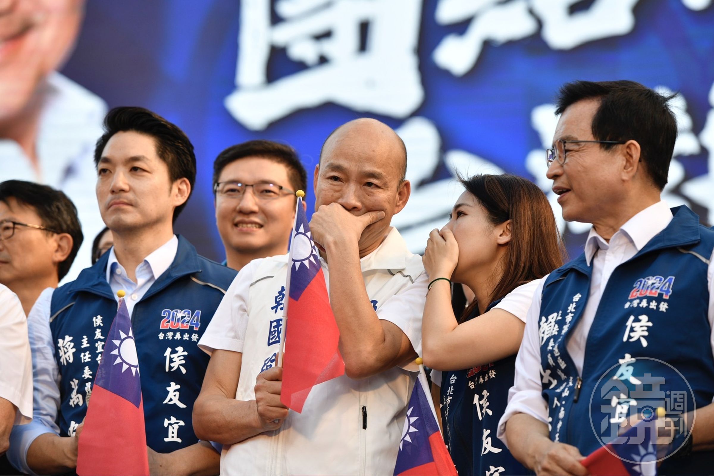 韓國瑜（中）和蔣萬安（左）為侯友宜造勢站台。