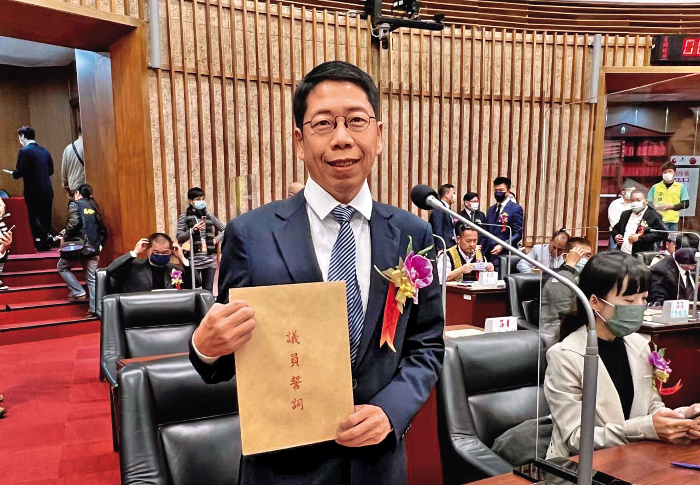 國民黨高雄市議員黃紹庭涉嫌詐領逾1,455萬元助理費,遭判處2年徒刑,褫奪公權3年,諭知緩刑5年。(翻攝黃紹庭臉書)