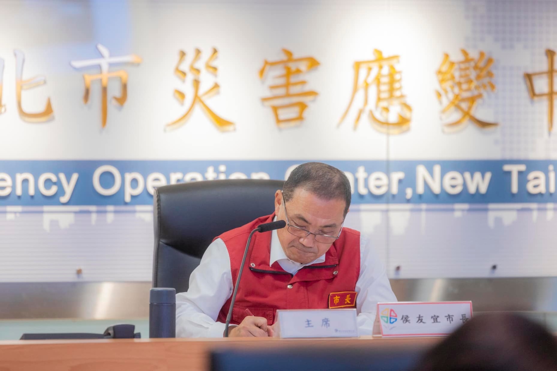 侯友宜昨晚受訪解釋為何淡水區今日沒有停班停課。（翻攝自侯友宜臉書） 