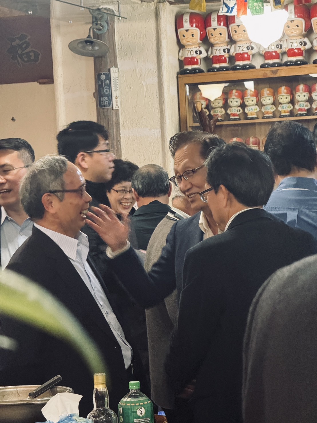 華碩董座施崇棠與微星董座徐祥兩巨頭難得見面，閒話家常。