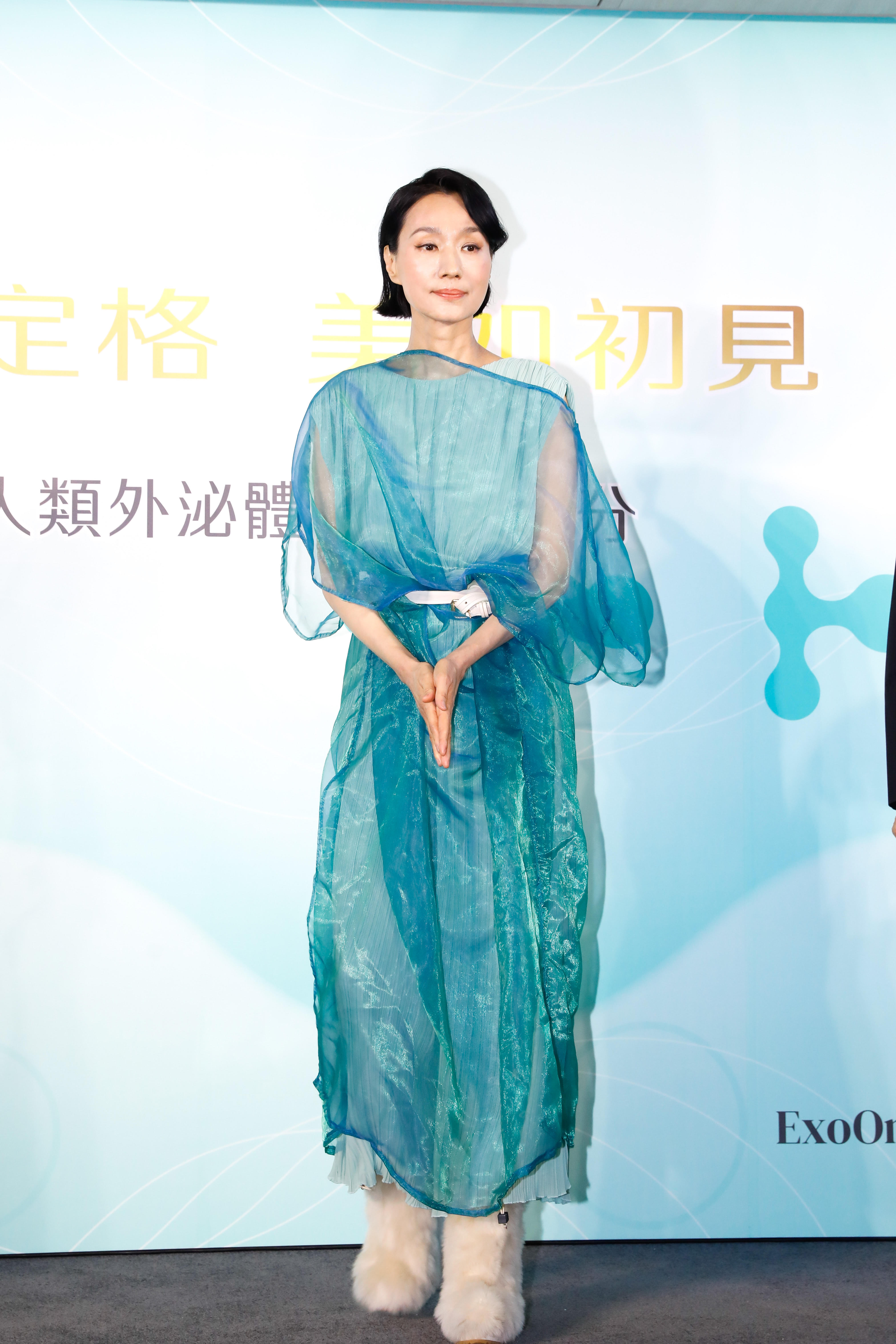 坣娜分享保養祕訣,平時靠練瑜伽、清潔等。
