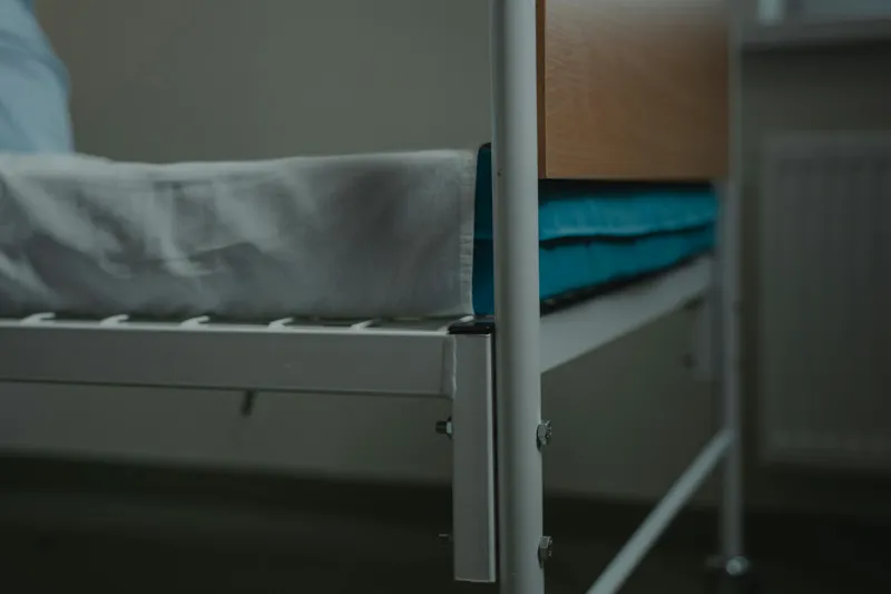 曾有家屬大鬧護理站喊不想躺「過世病人」的床。（示意圖，取自pexels）